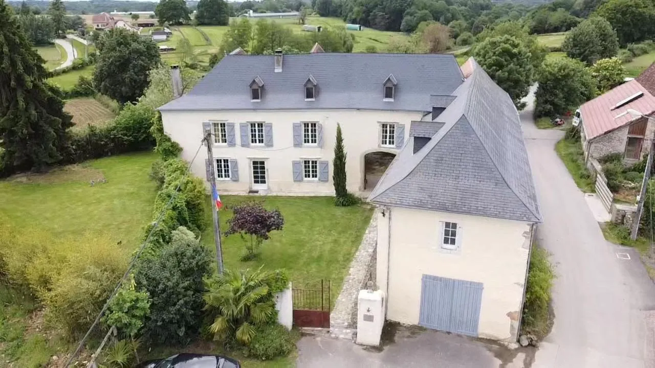 Property building in Domaine de la Castagnère
