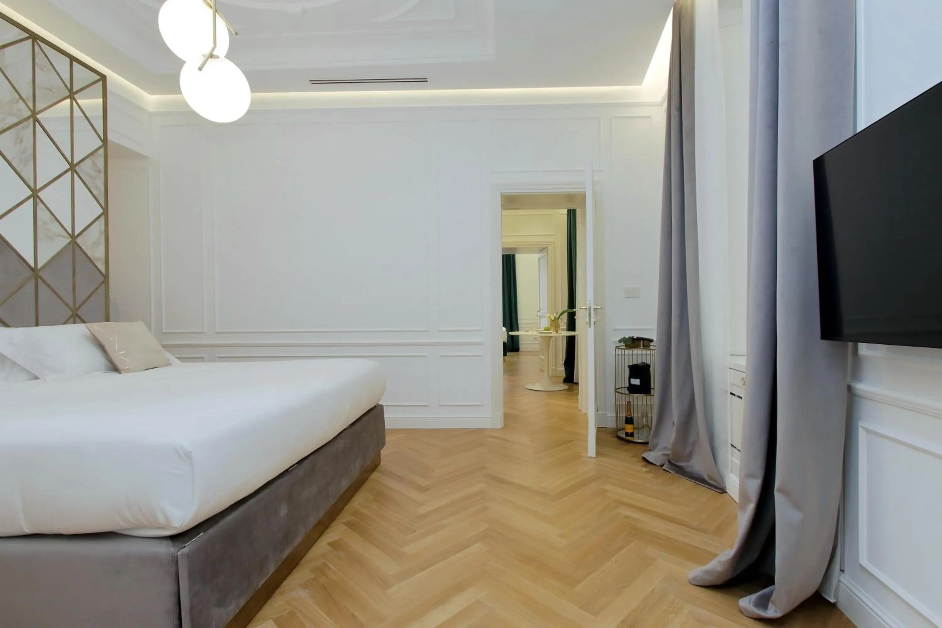 Bedroom, Bed in Domna Luxury Suites