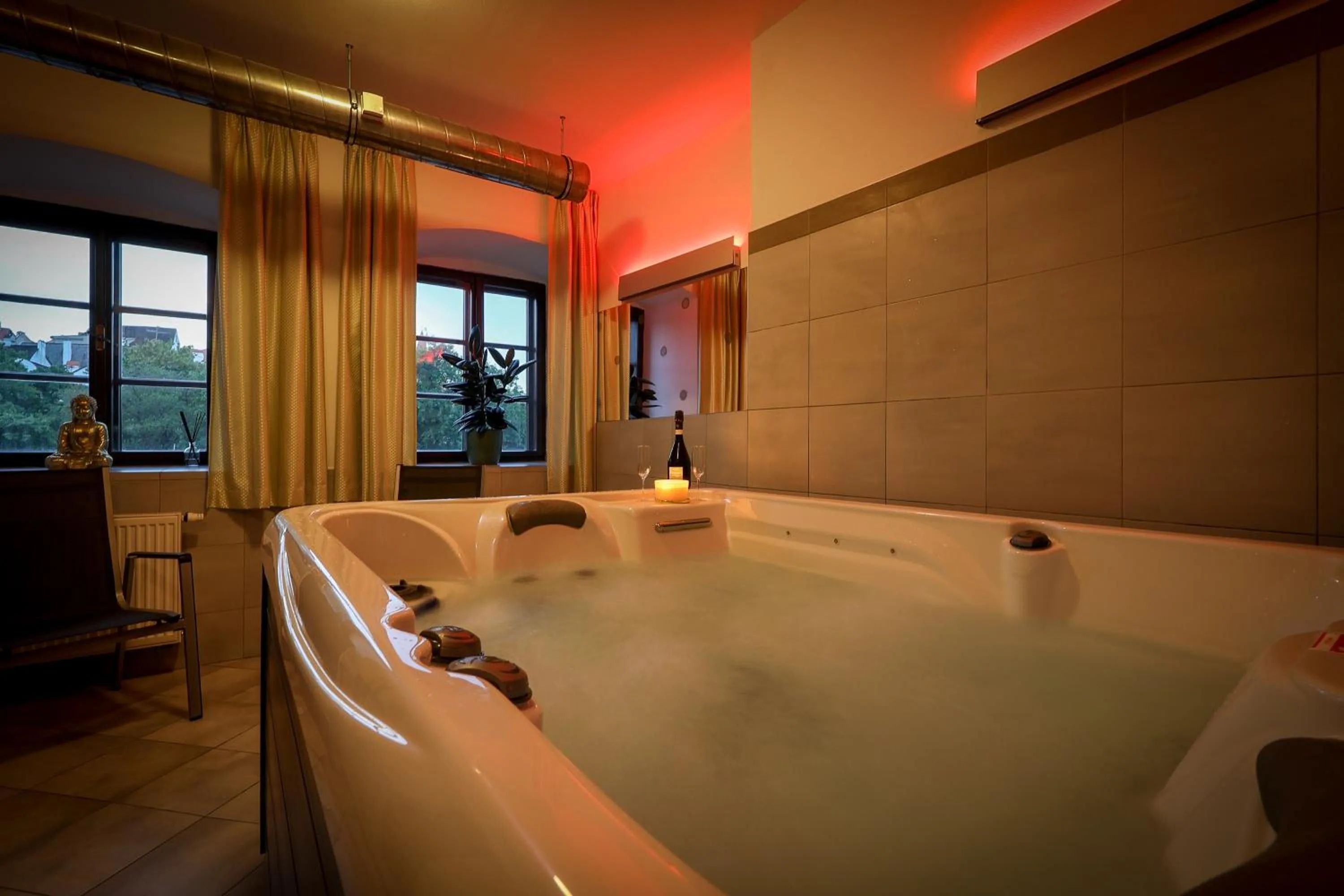 Hot Tub in Hotel Mlýn