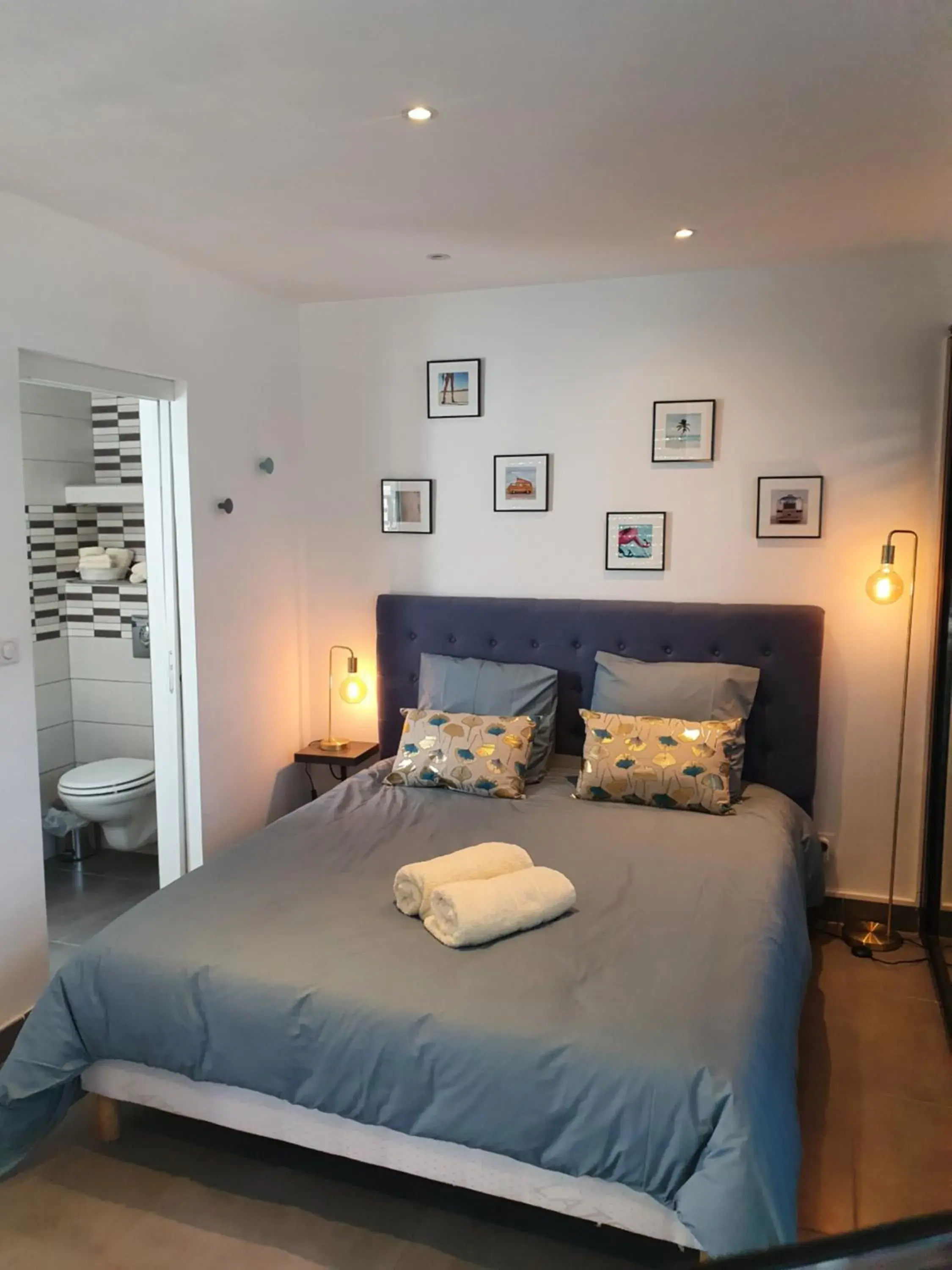 Double Room with Private Bathroom in La Villa Blanche Double Room with Private Bathroom in La Villa Blanche