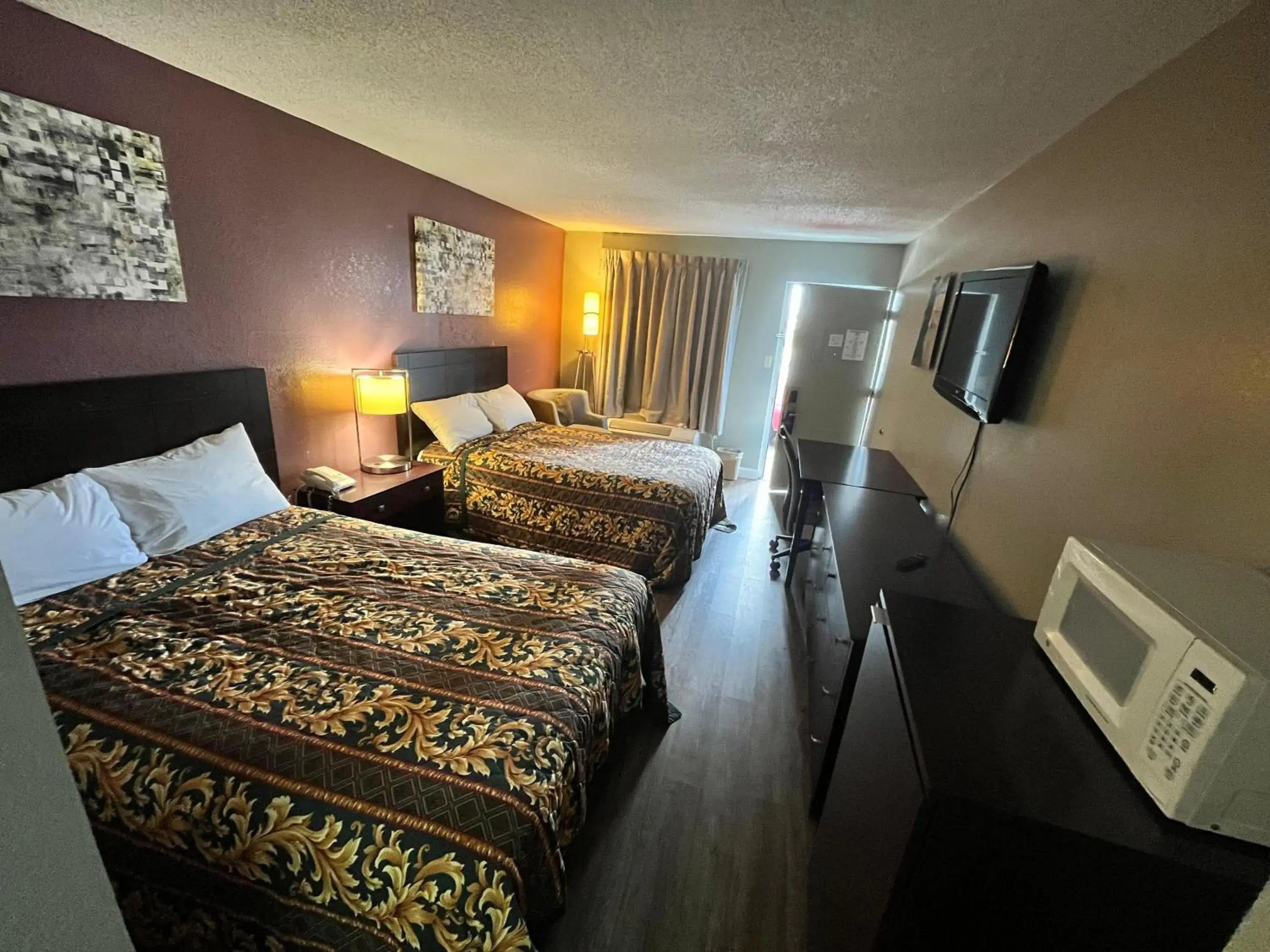 Double Room in Southern Inn Double Room in Southern Inn