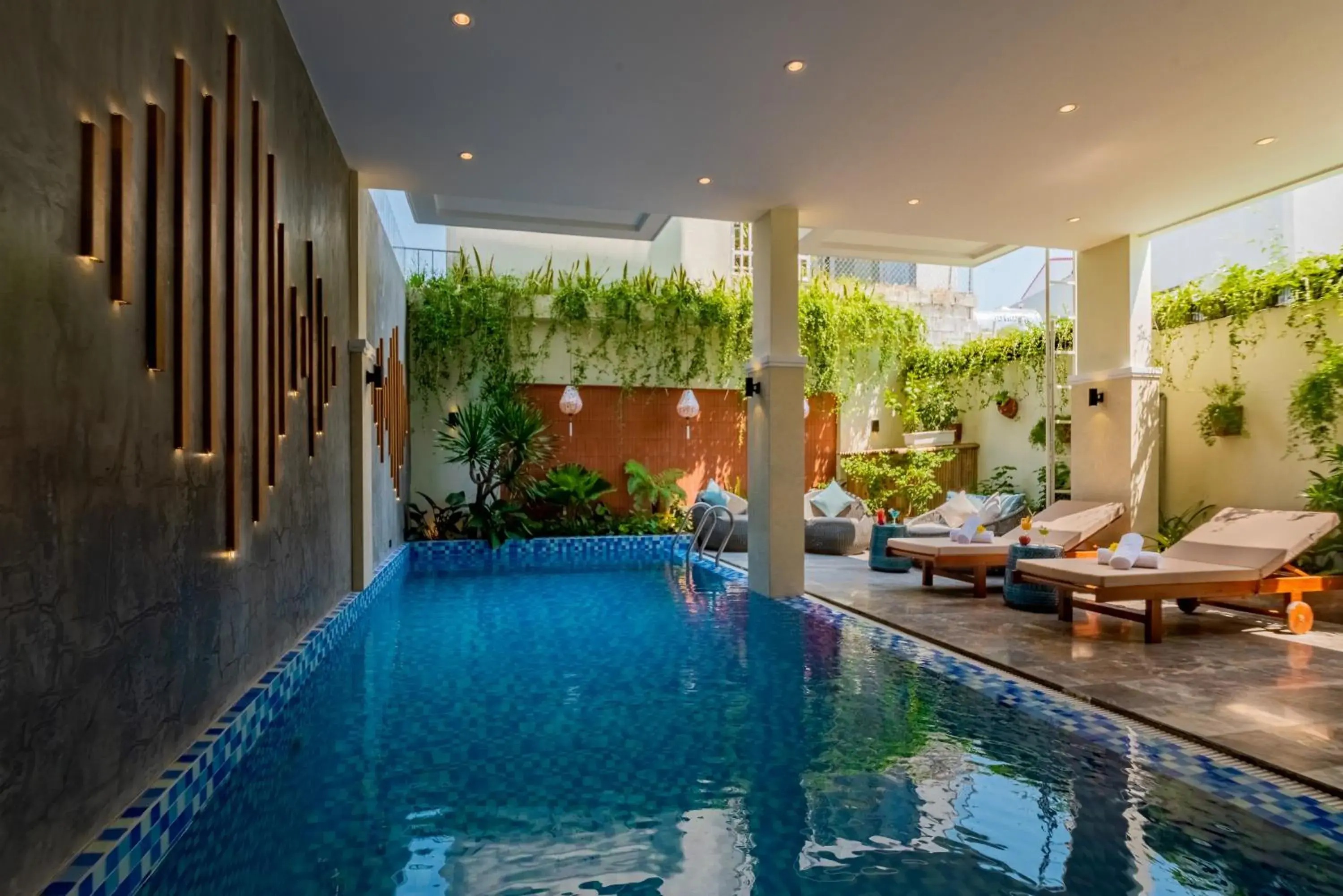 Swimming pool in Hoi An Merrily De Art Hotel Swimming pool in Hoi An Merrily De Art Hotel