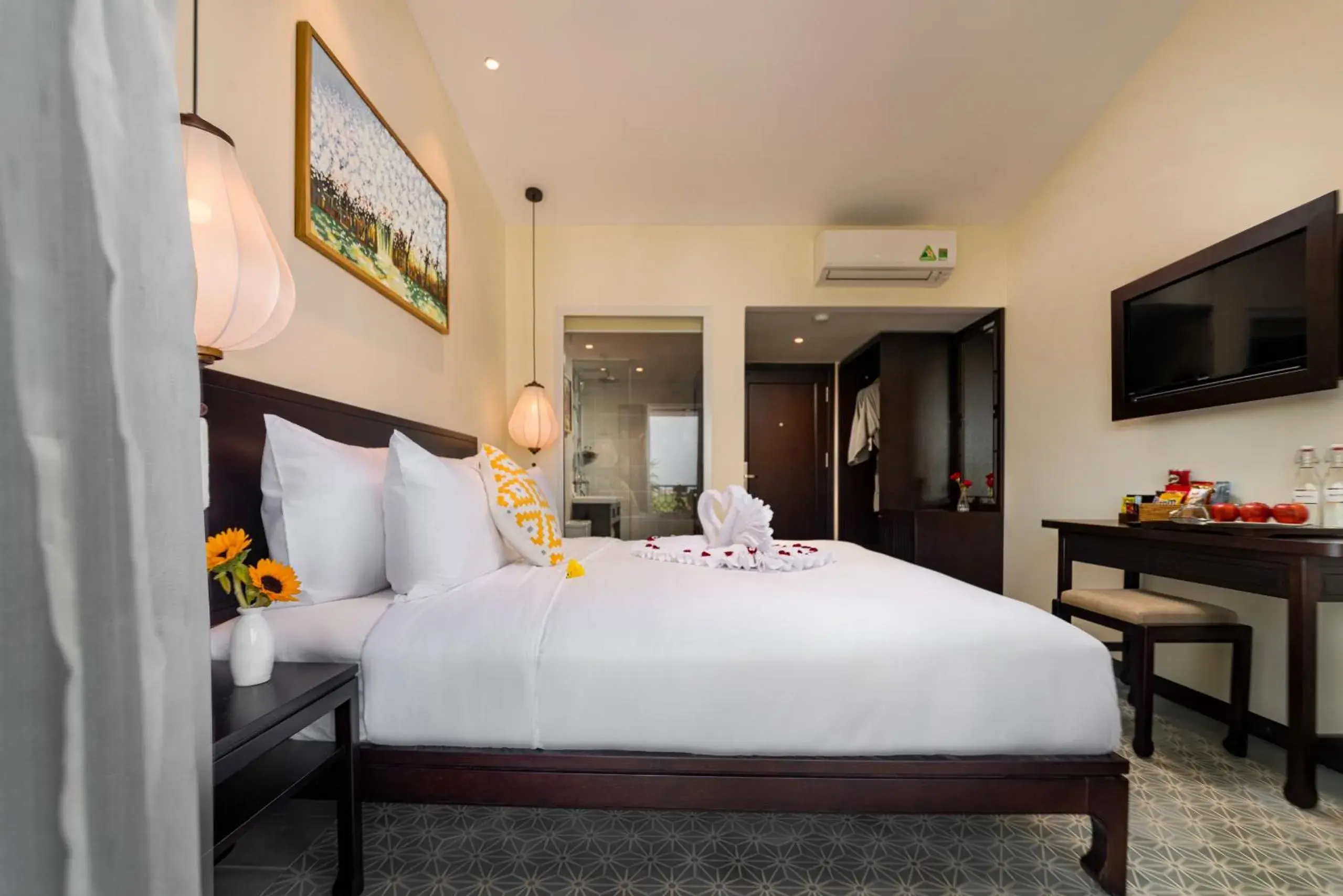 Bed in Hoi An Merrily De Art Hotel Bed in Hoi An Merrily De Art Hotel