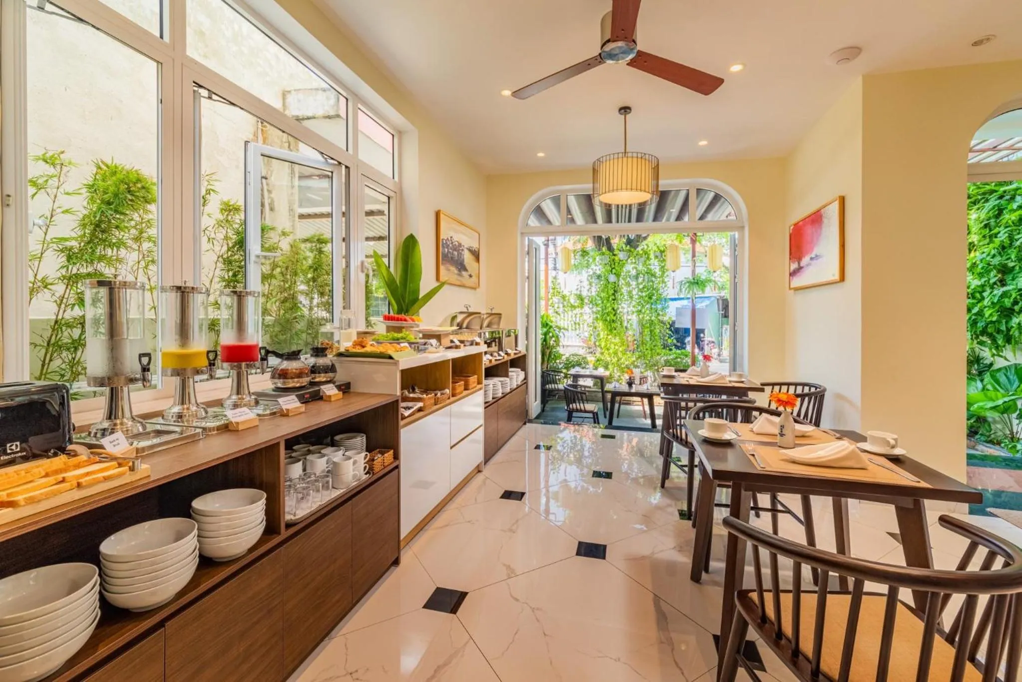 Breakfast in Hoi An Merrily De Art Hotel