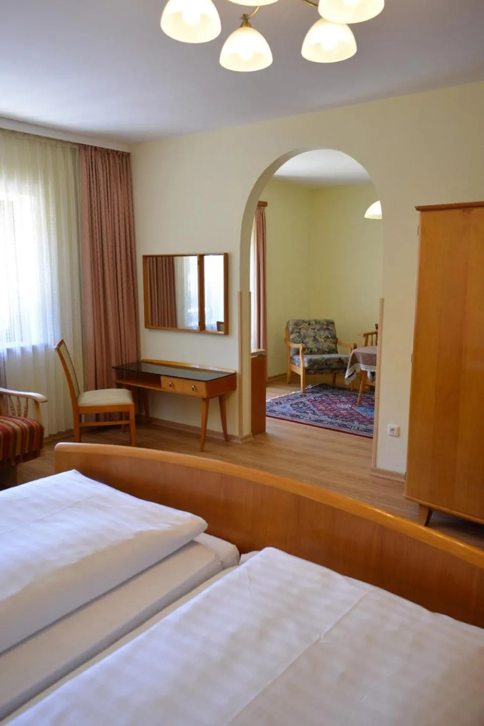 Photo of the whole room, Bed in Hotel Garni Sonnenhof