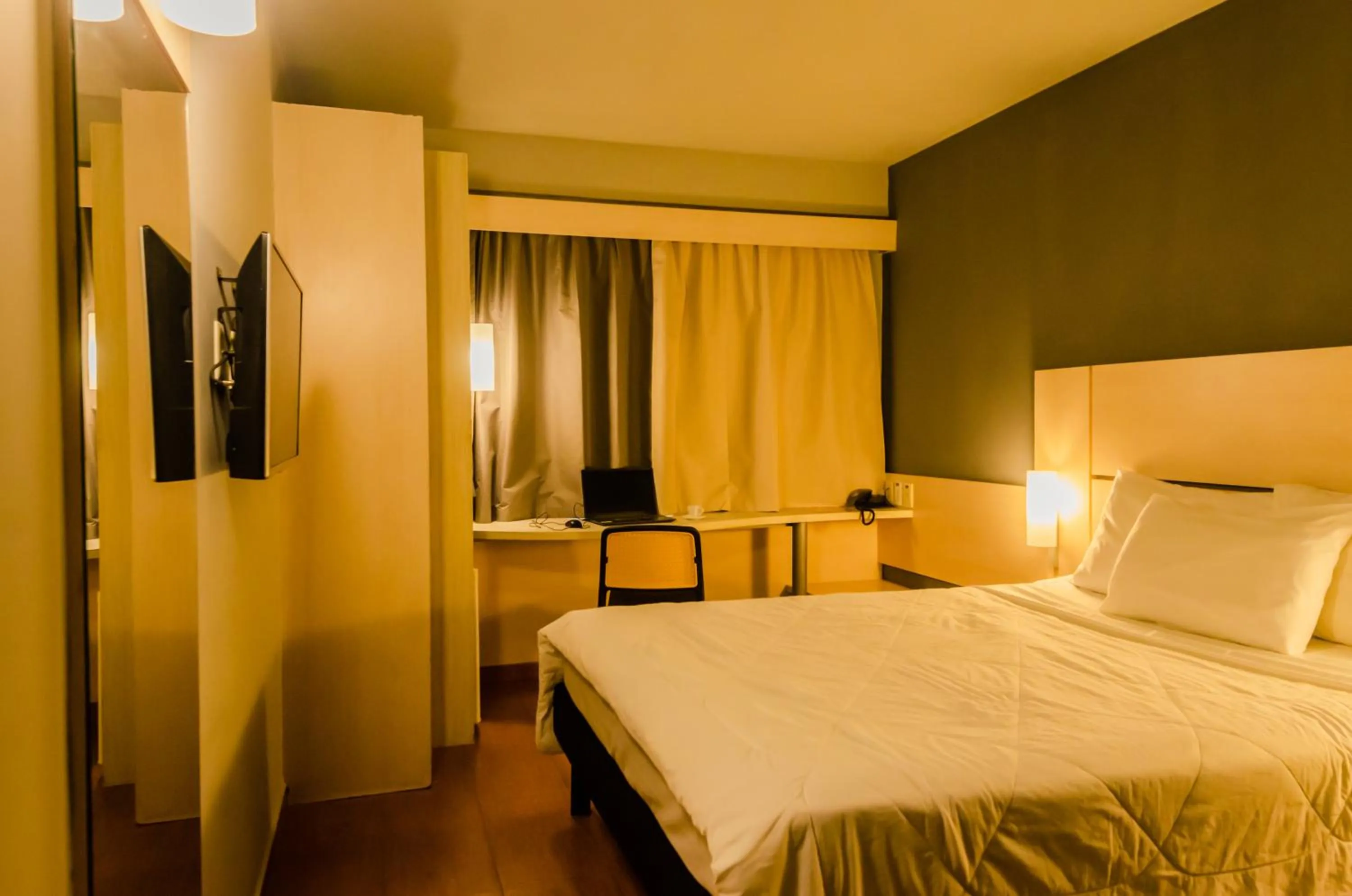 Photo of the whole room, Bed in Ibis Joao Pessoa Praia