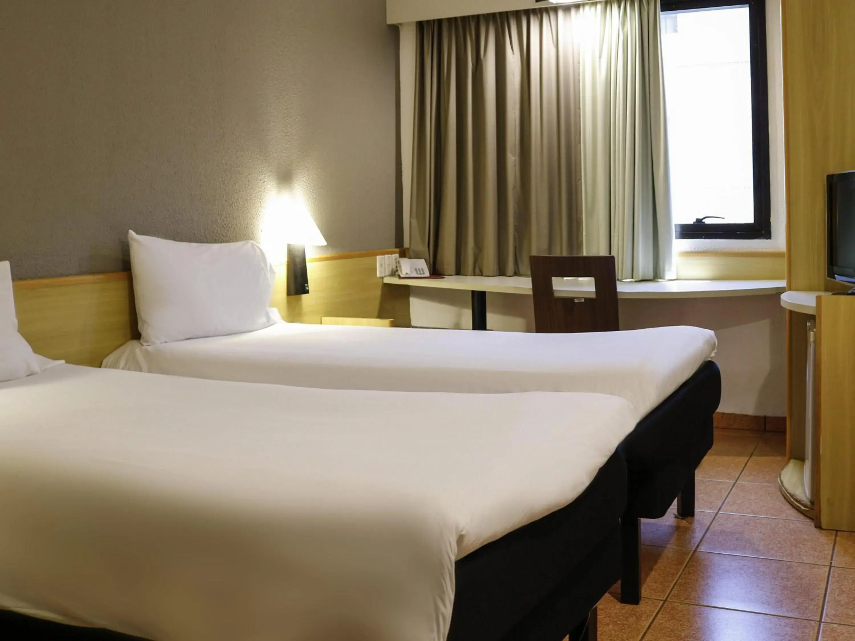 Bedroom, Bed in ibis Santos Gonzaga Praia Bedroom, Bed in ibis Santos Gonzaga Praia