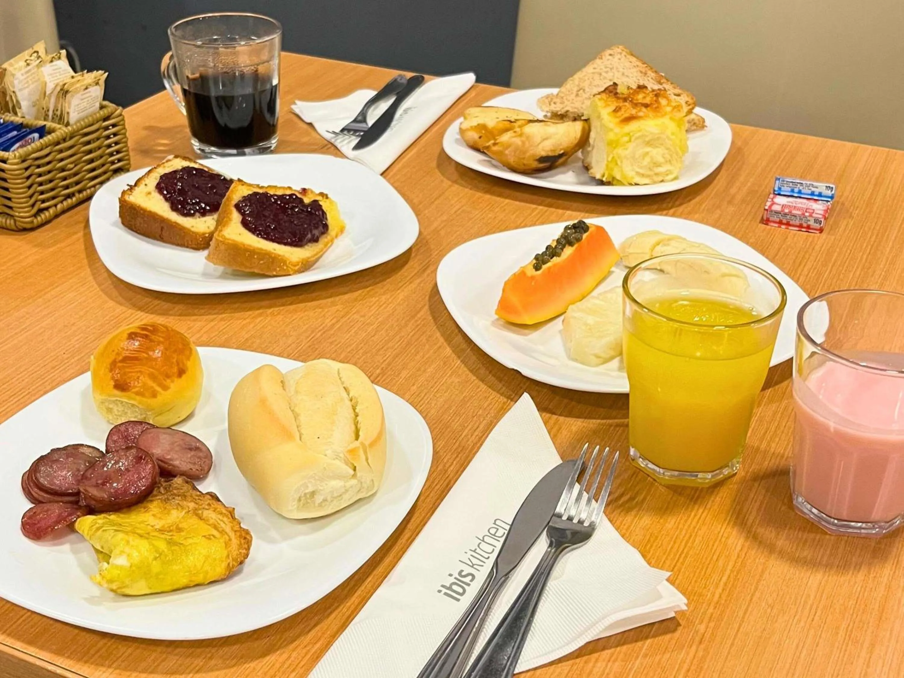 Breakfast in ibis Santos Gonzaga Praia