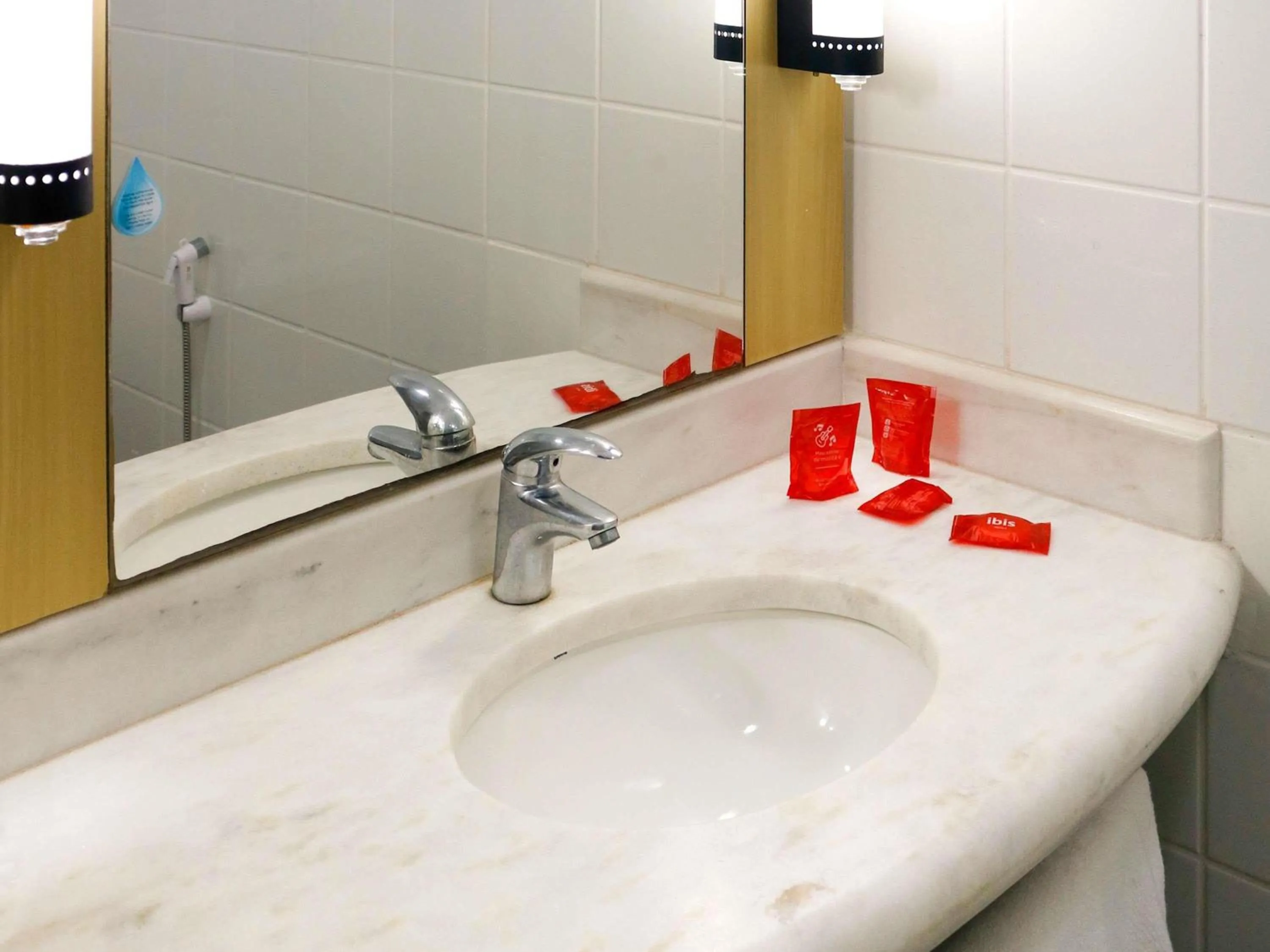 Bedroom in ibis Santos Gonzaga Praia