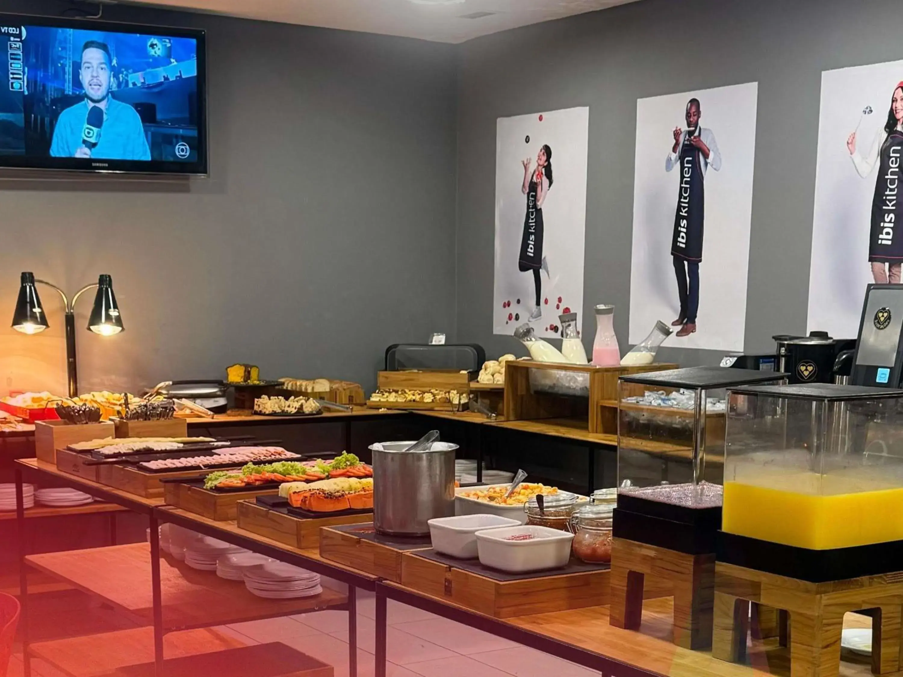 Breakfast in ibis Santos Gonzaga Praia Breakfast in ibis Santos Gonzaga Praia