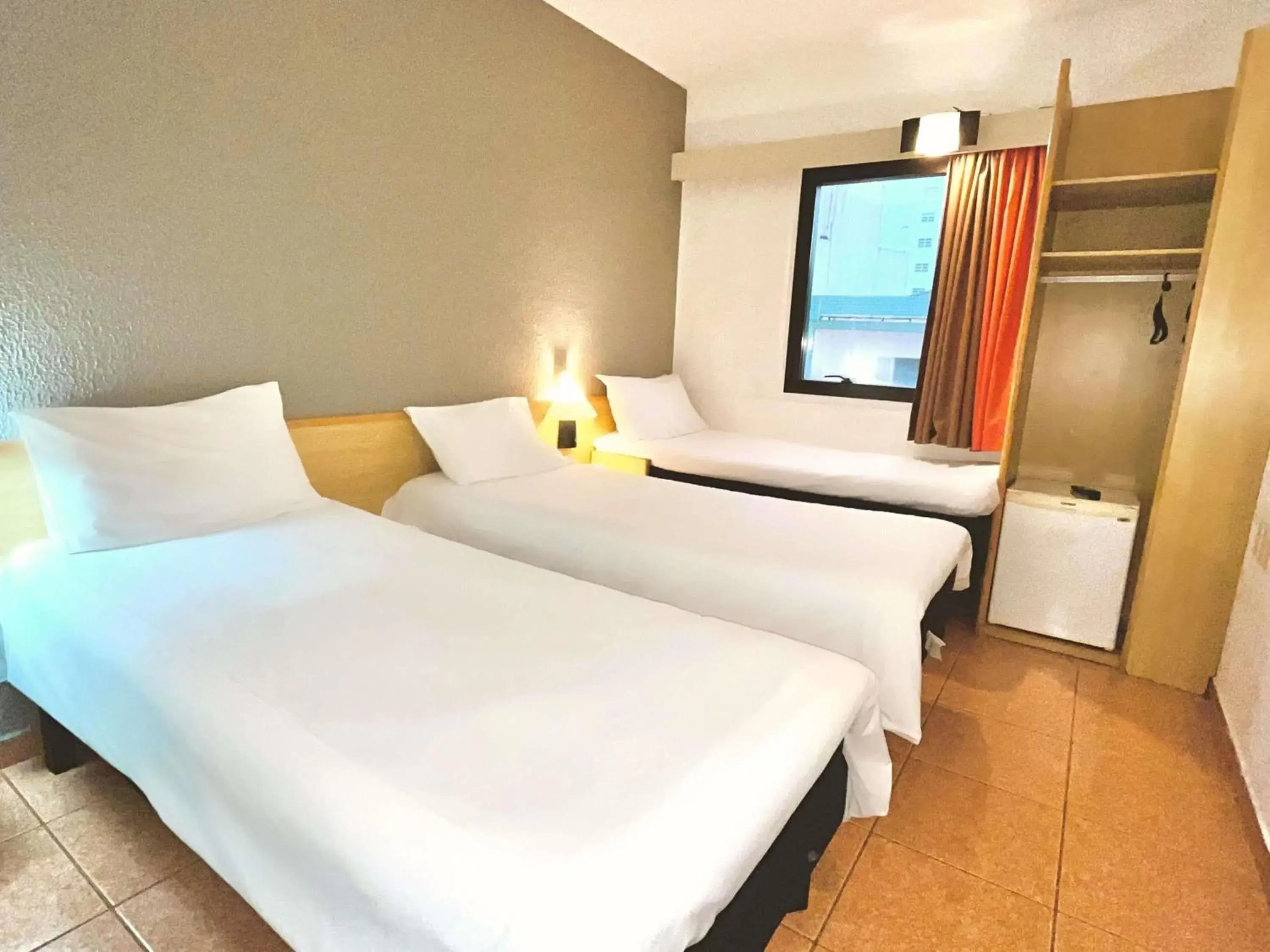 Bedroom, Bed in ibis Santos Gonzaga Praia Bedroom, Bed in ibis Santos Gonzaga Praia