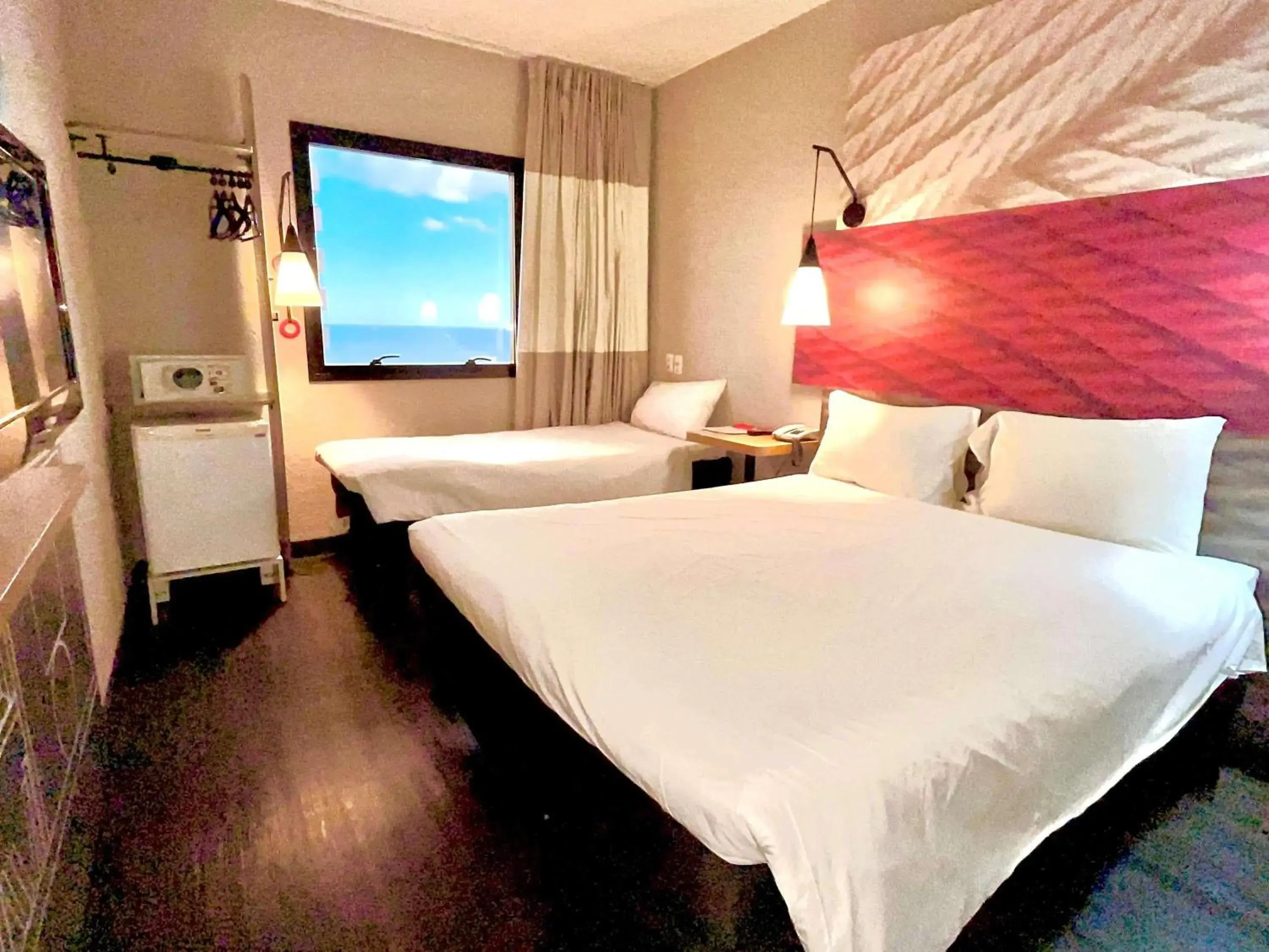 Property building, Bed in ibis Santos Gonzaga Praia Property building, Bed in ibis Santos Gonzaga Praia