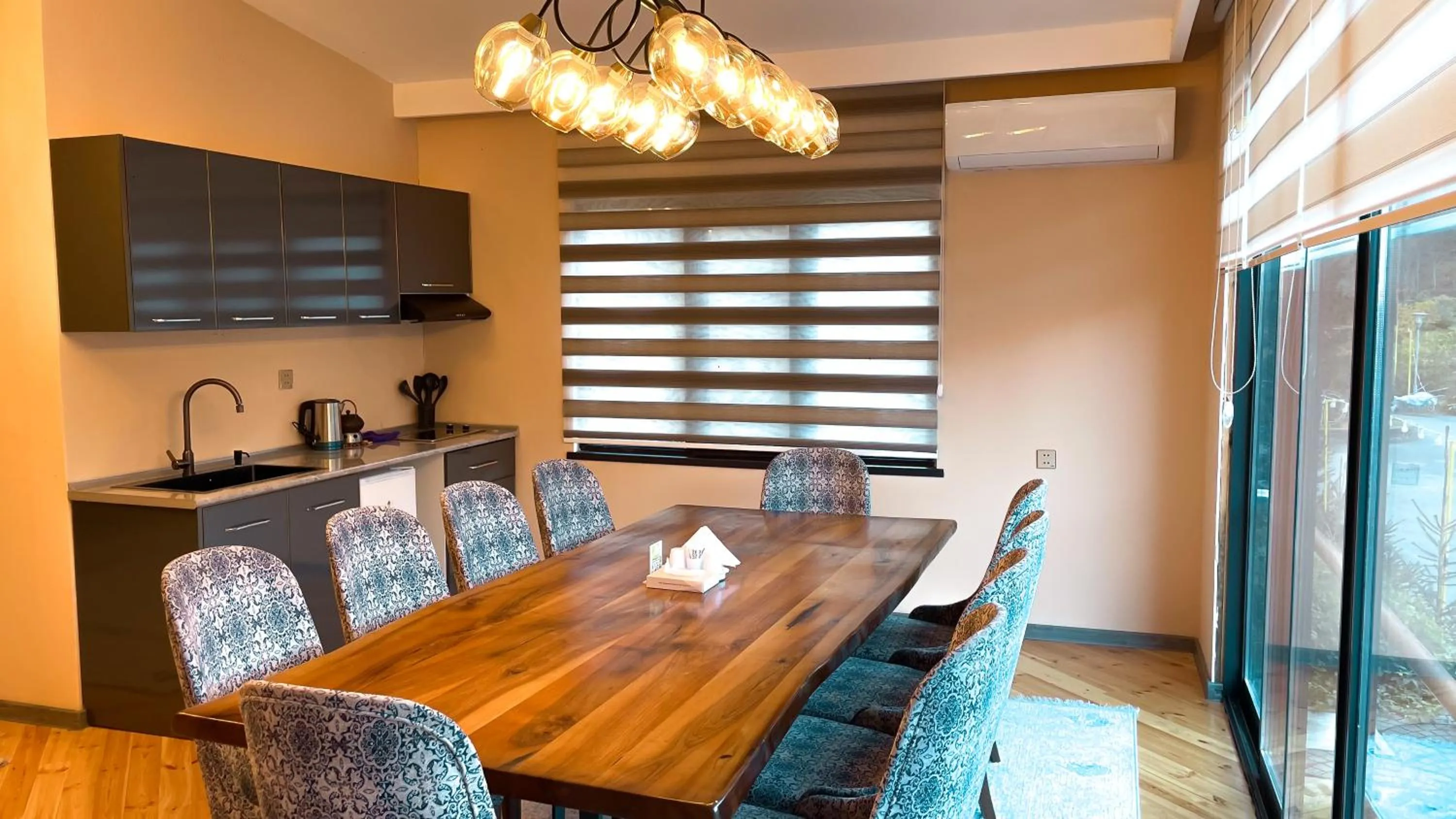 TV and multimedia in Quba Vadi Chalet Hotel