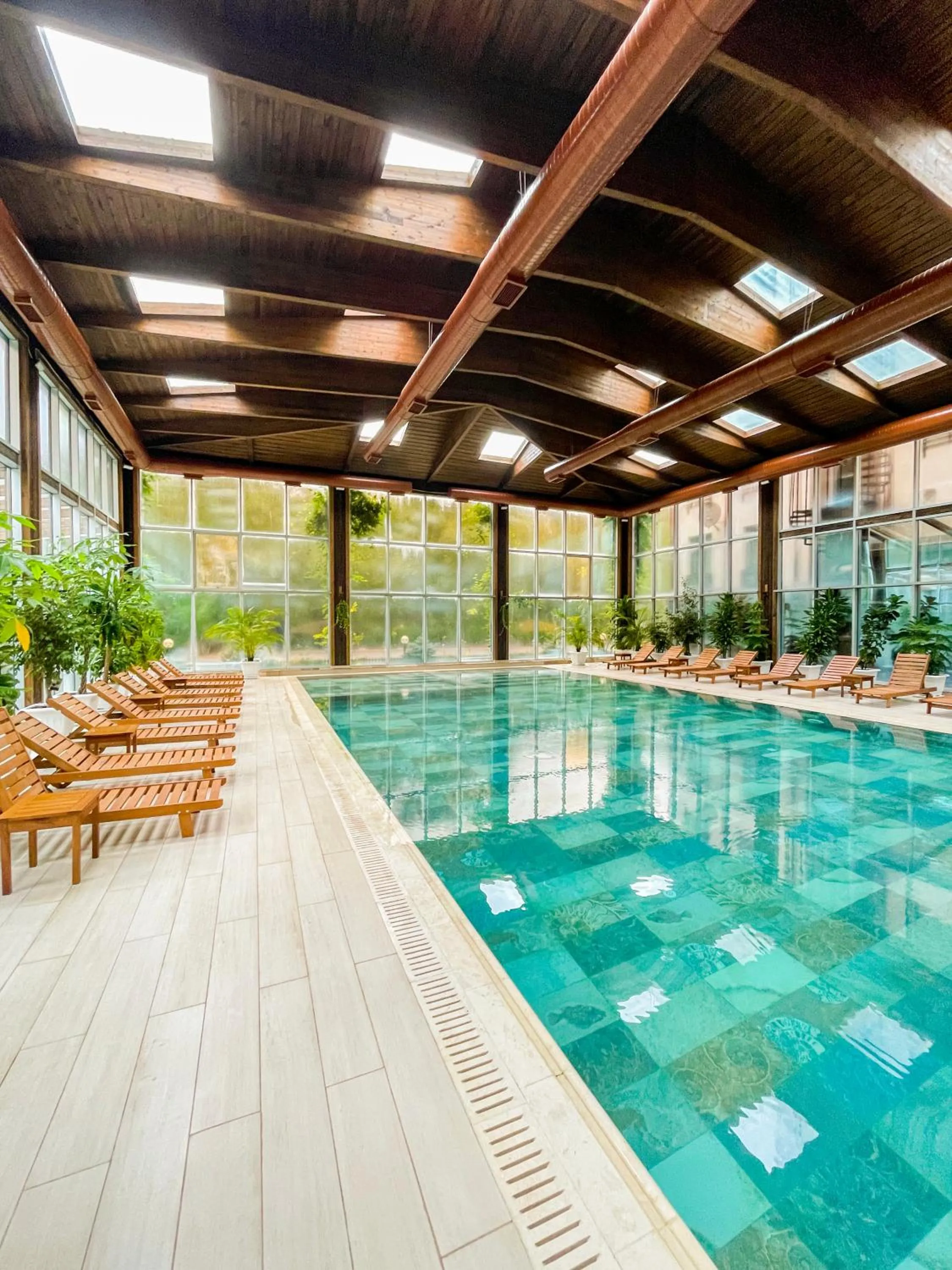 Swimming pool in Quba Vadi Chalet Hotel