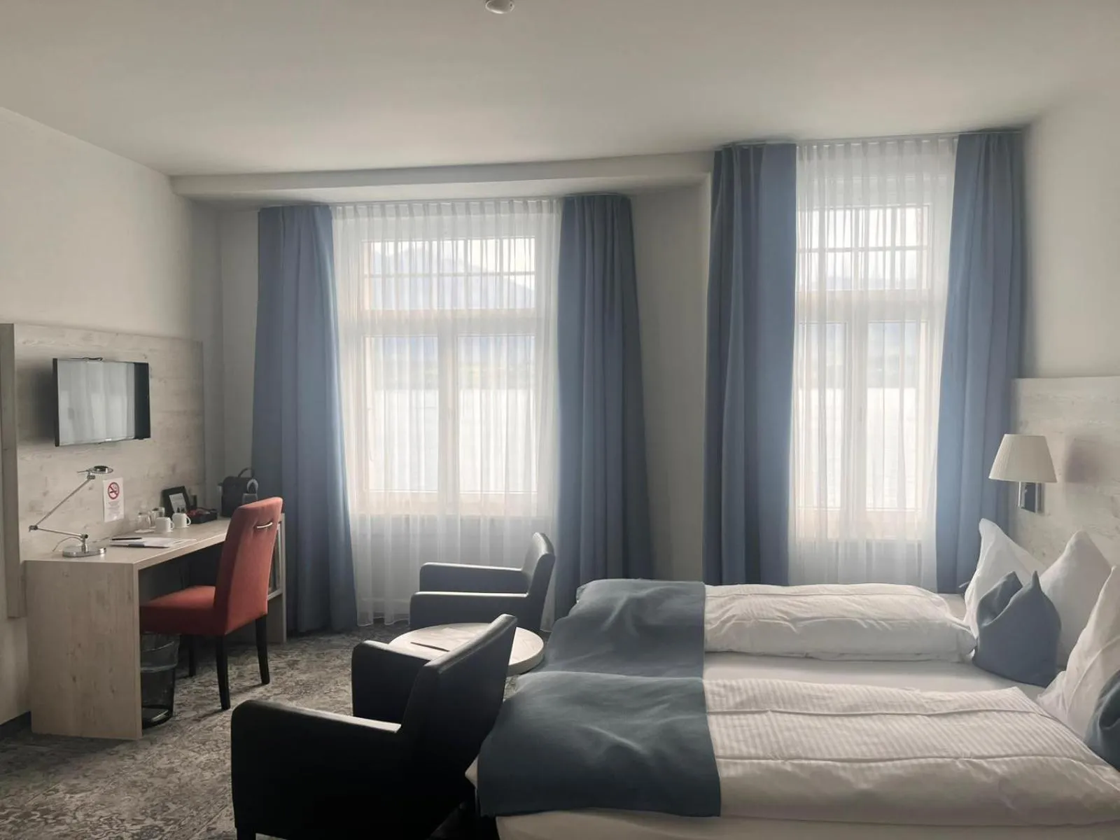 Bed in Hotel Restaurant Bellevue au Lac