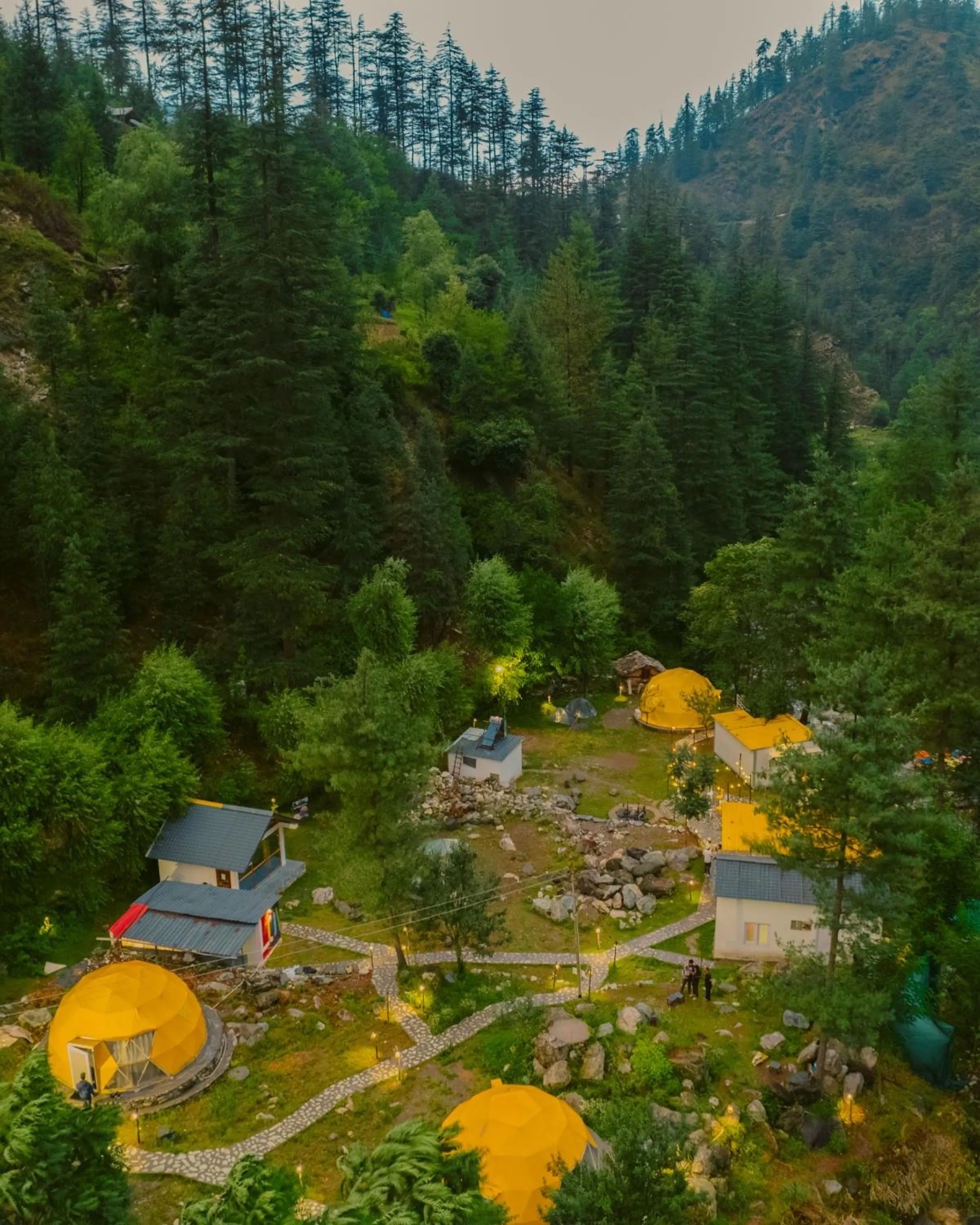 Property building in Whoopers Boutique Resort Jibhi