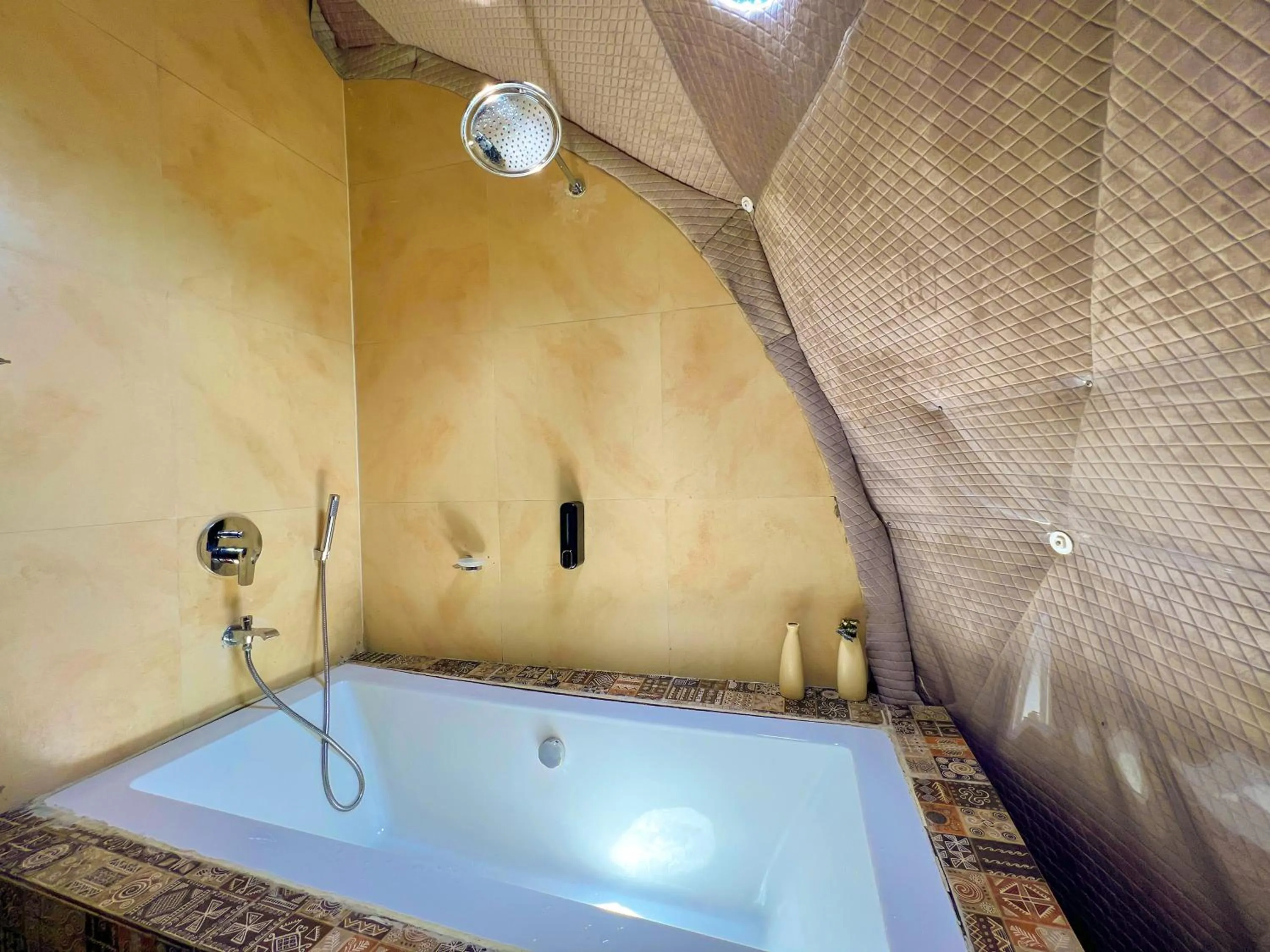 Bathroom in Whoopers Boutique Resort Jibhi