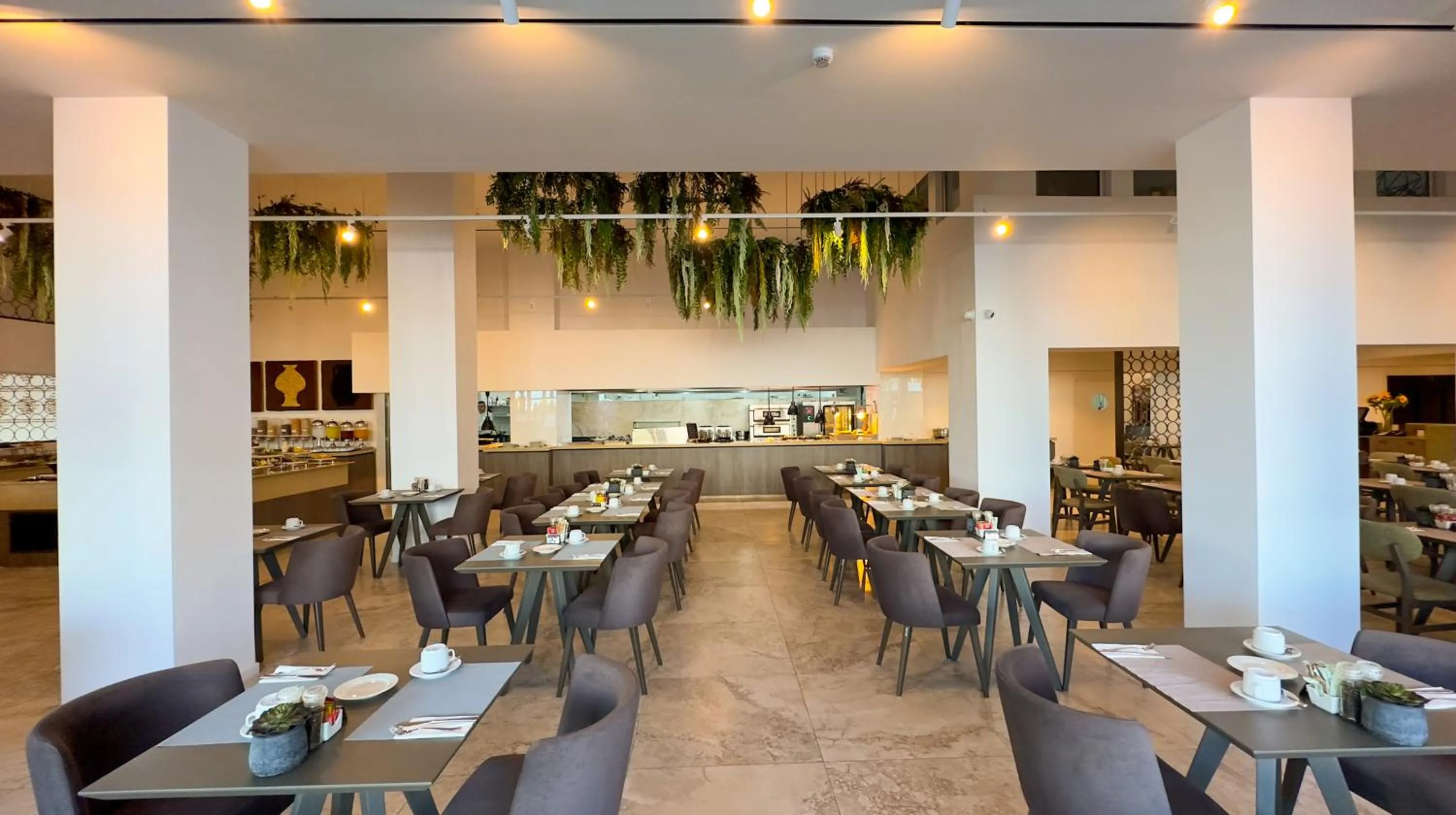 Restaurant/places to eat in Tasia Maris Beach Hotel - Adults Only