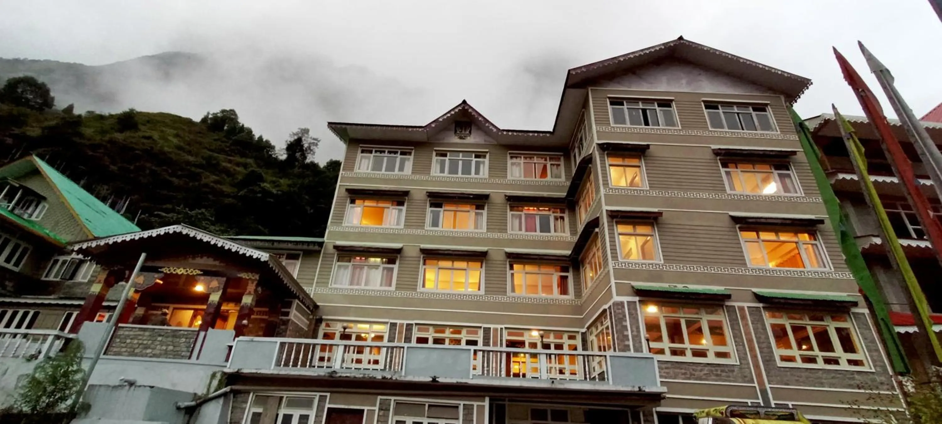Property building in Le Coxy Resort Lachung