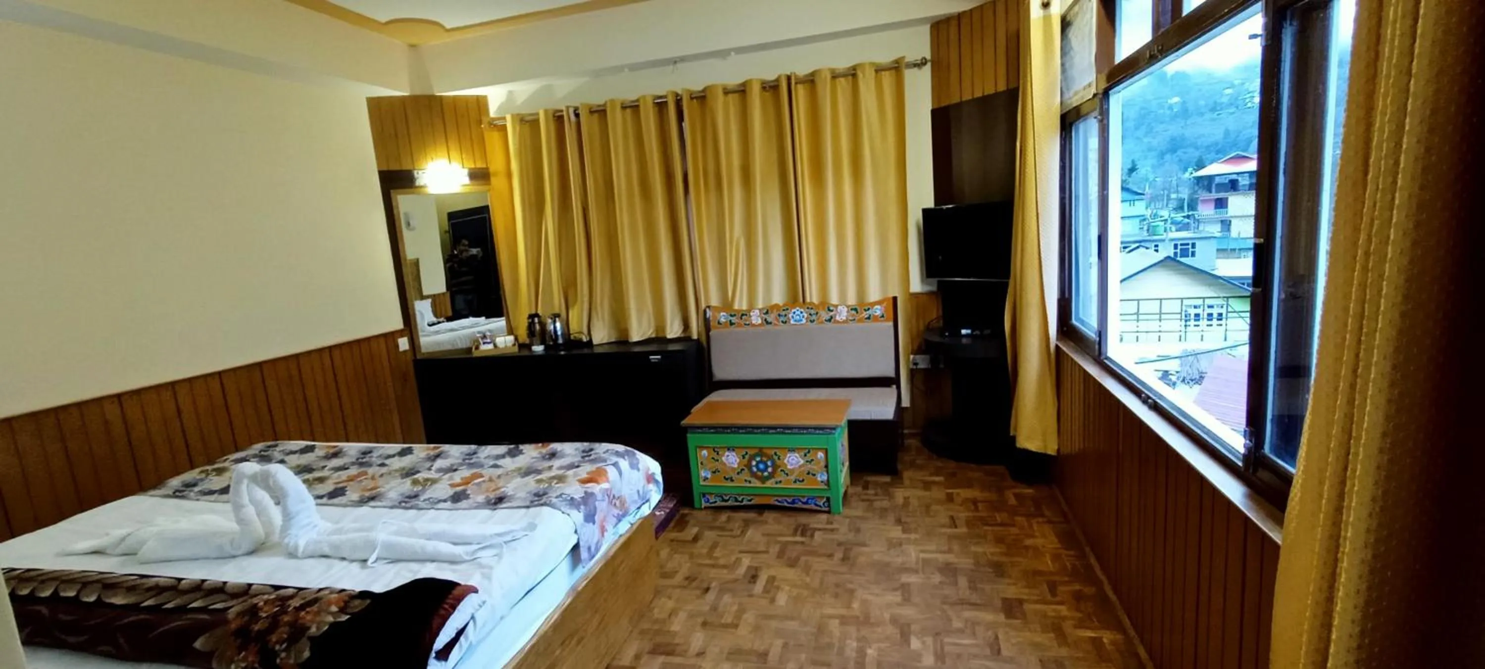 View (from property/room), Bed in Le Coxy Resort Lachung