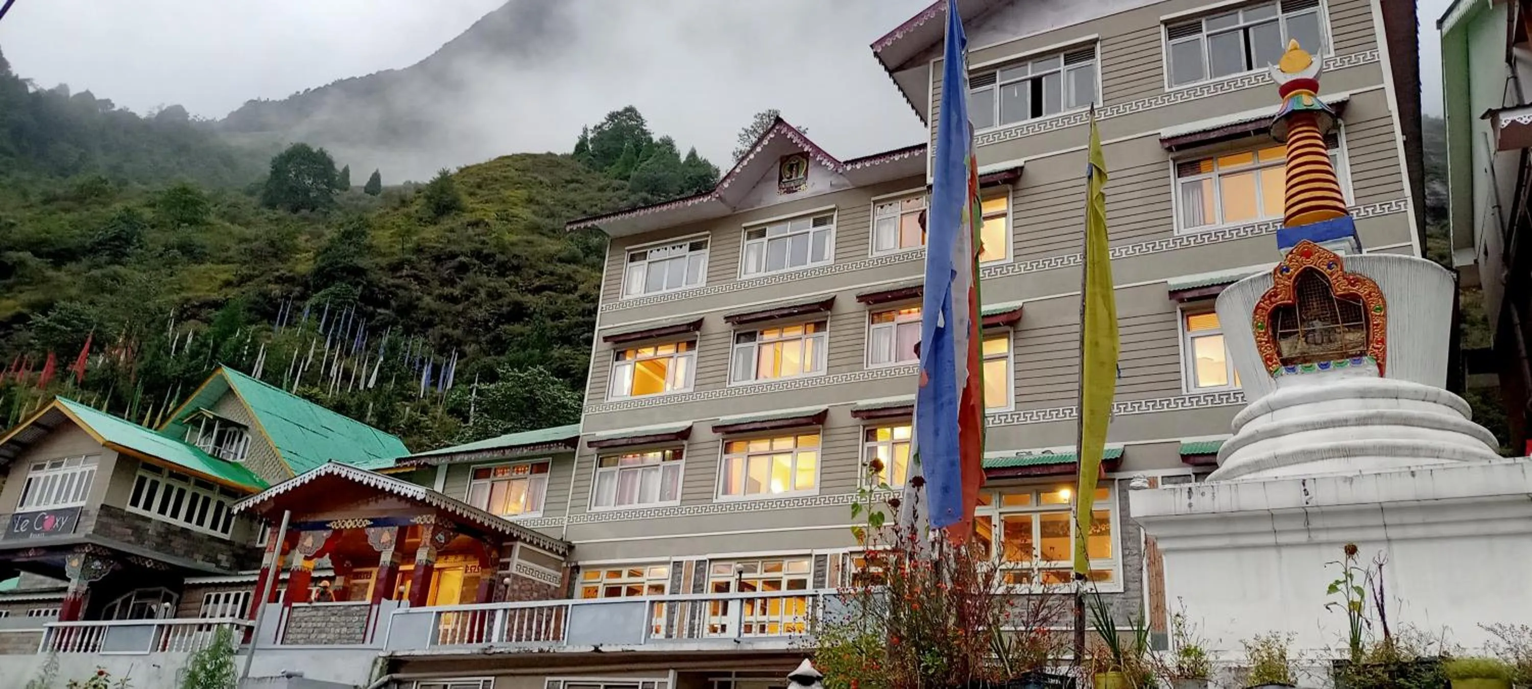 Property building in Le Coxy Resort Lachung