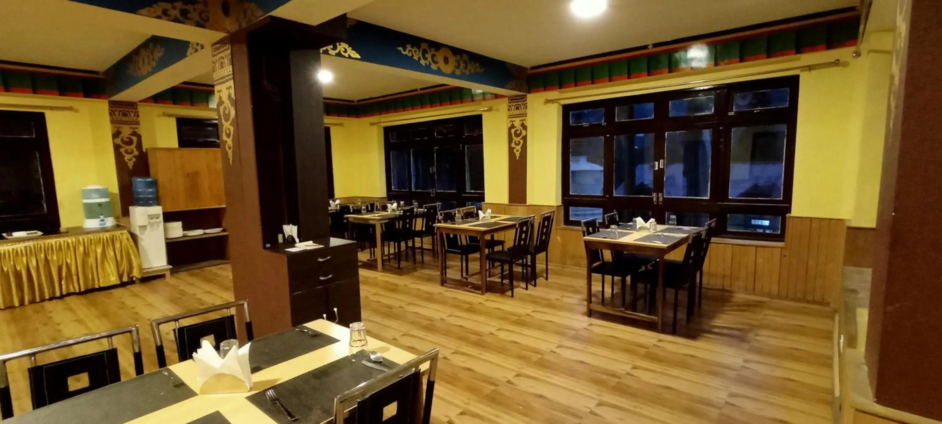 Restaurant/places to eat in Le Coxy Resort Lachung