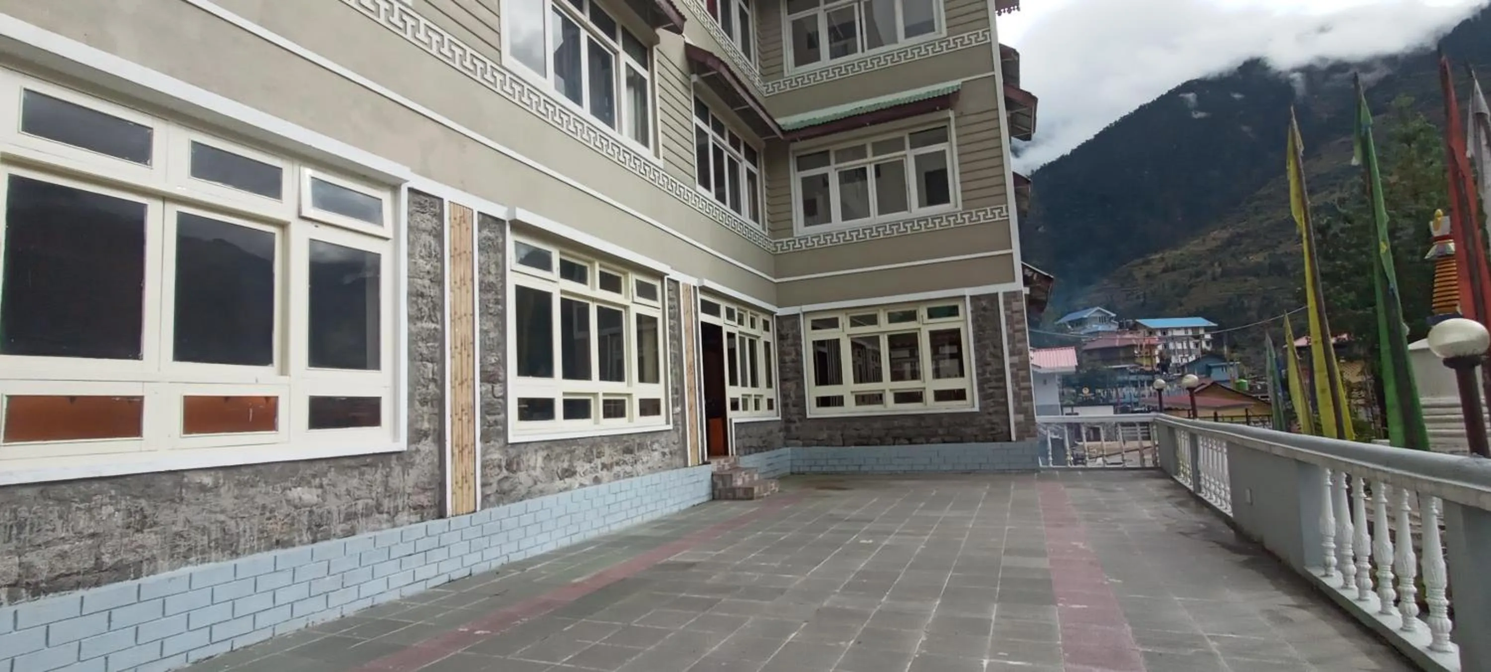 Facade/entrance in Le Coxy Resort Lachung