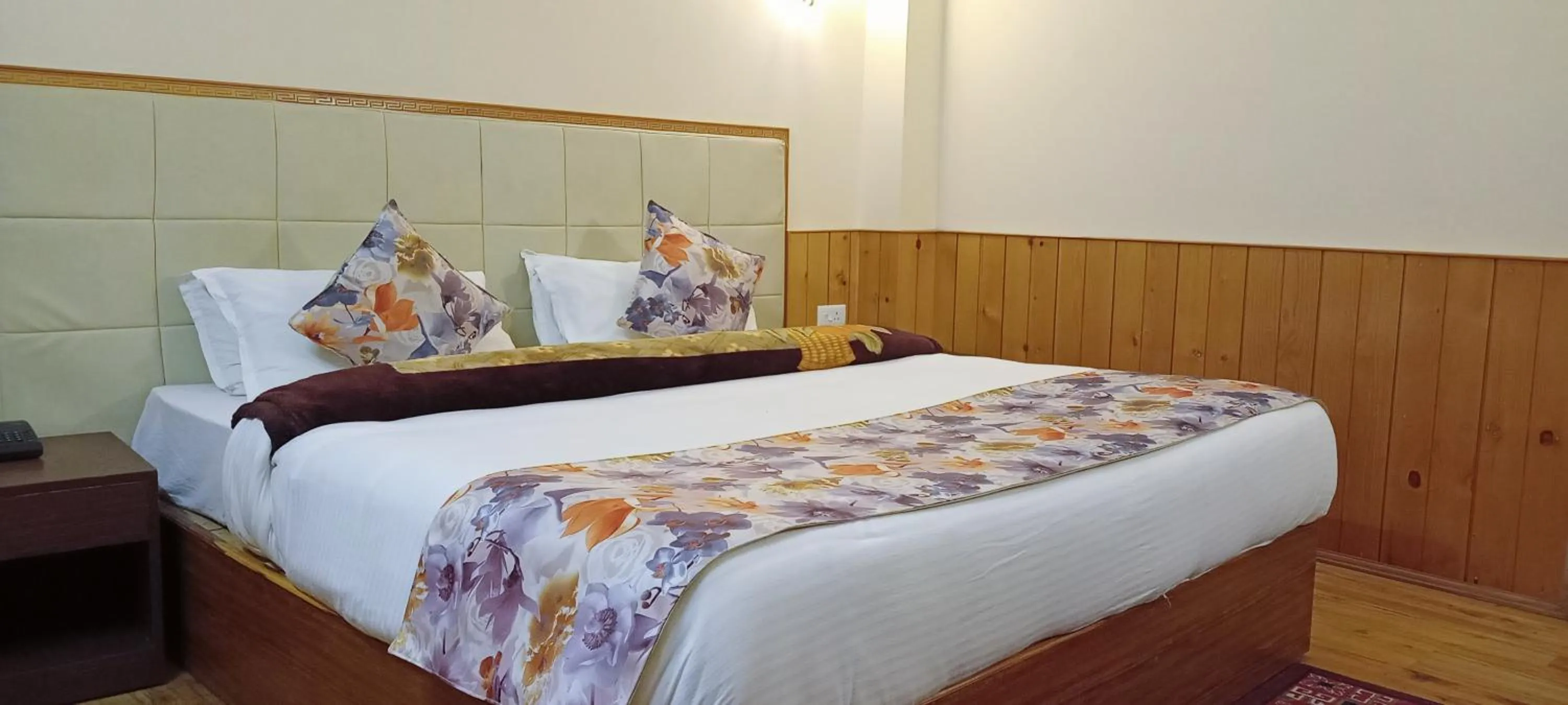 Bedroom, Bed in Le Coxy Resort Lachung