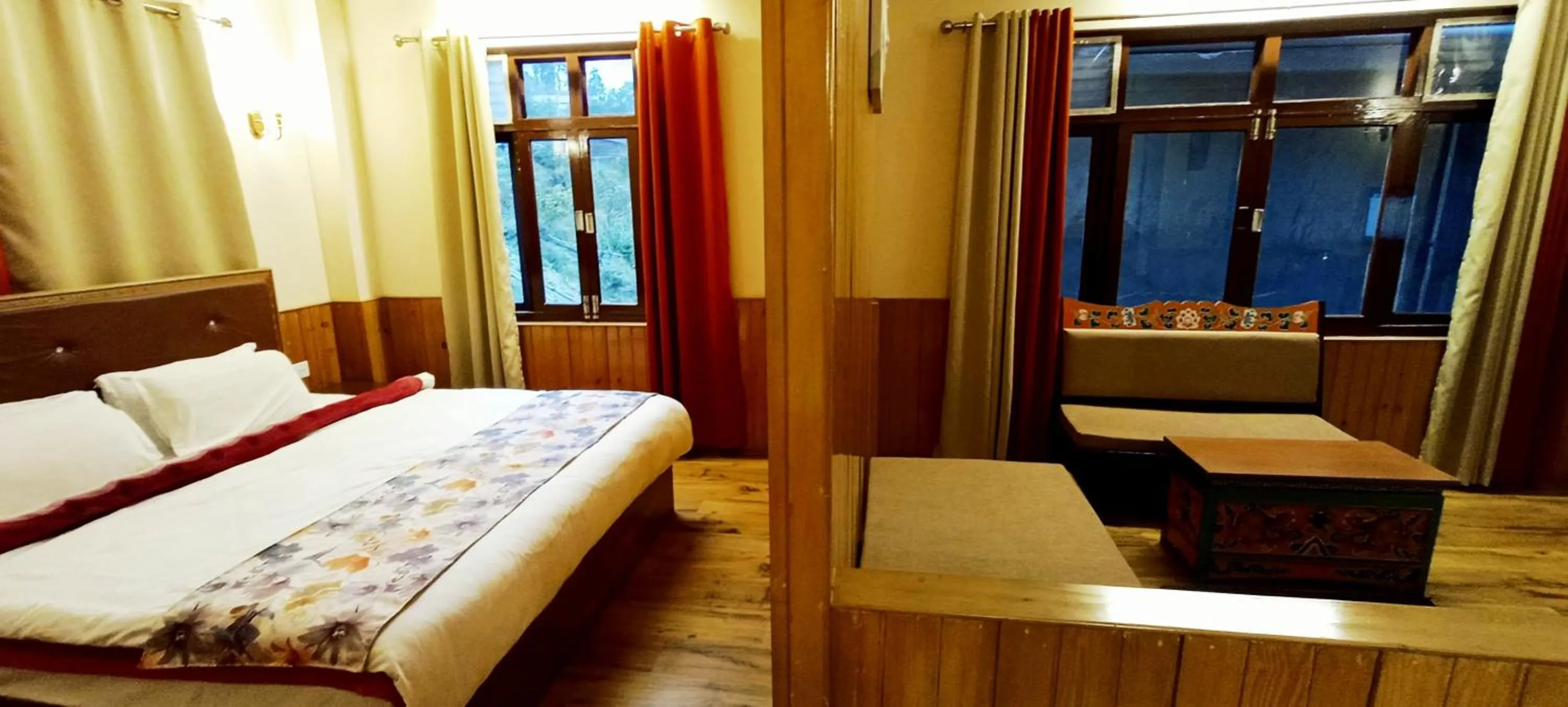 Bedroom, Bed in Le Coxy Resort Lachung