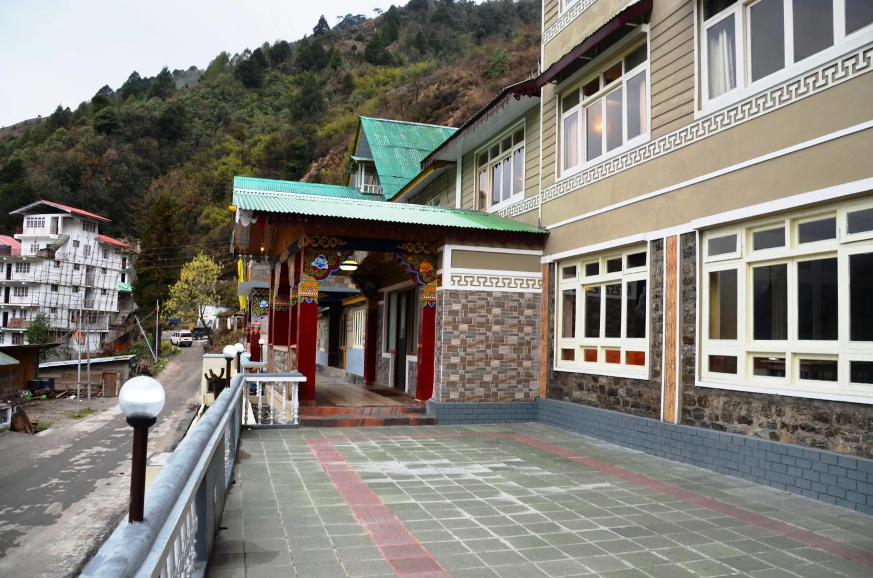 Facade/entrance in Le Coxy Resort Lachung