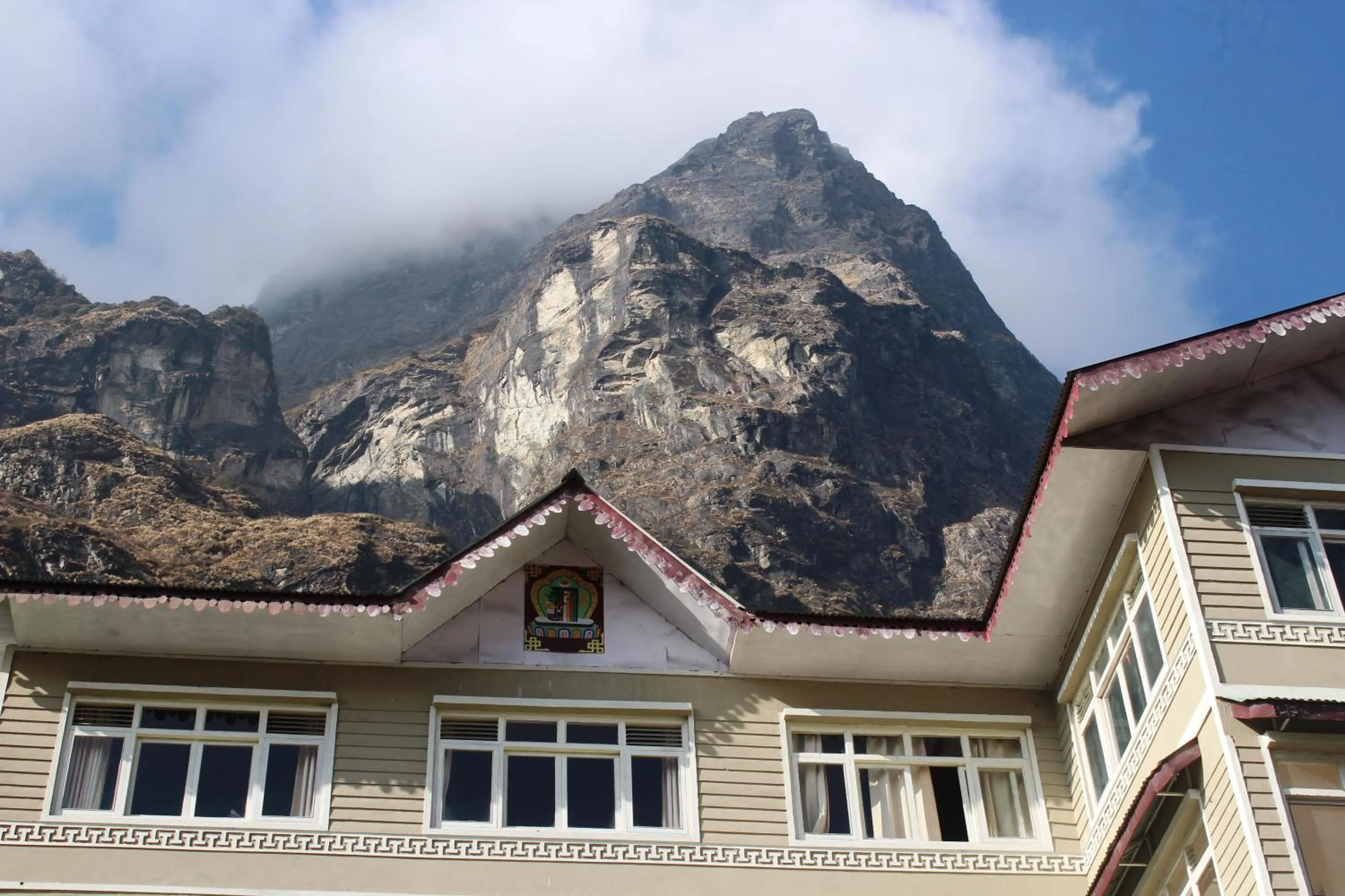 Mountain view in Le Coxy Resort Lachung
