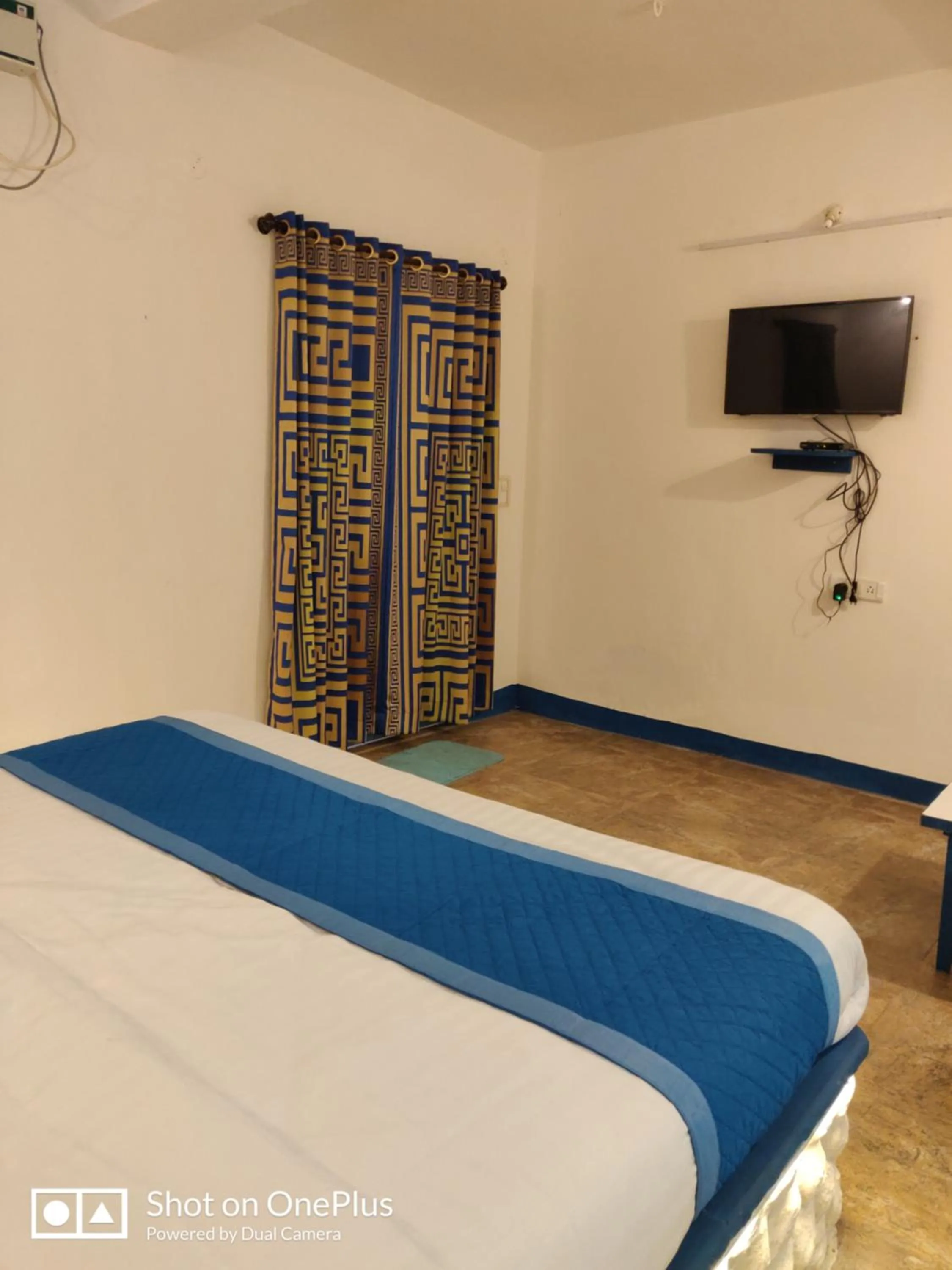 TV and multimedia, Bed in Makarios Boutique Hotel