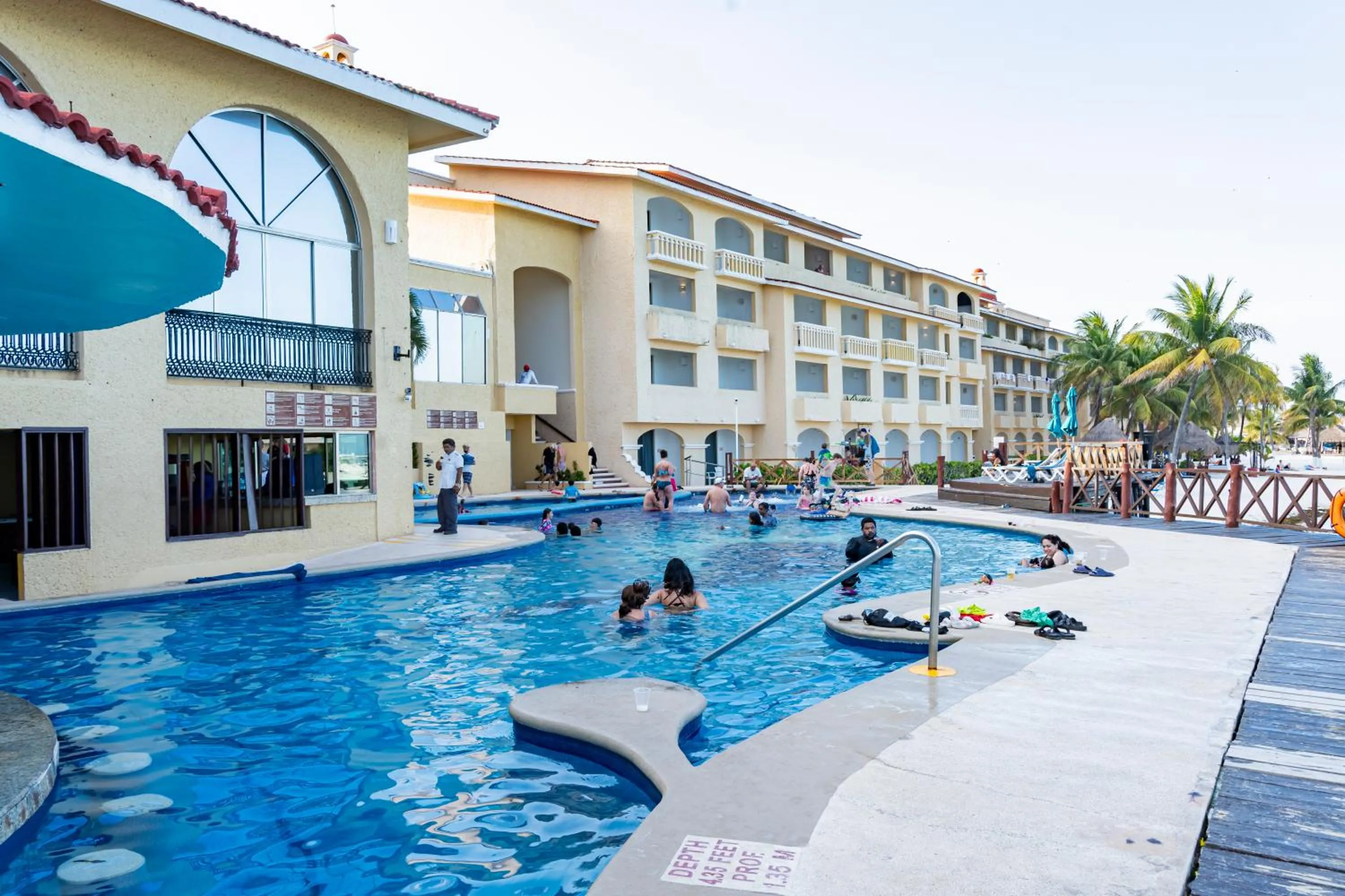 Swimming pool in All Ritmo by Andiani Travel