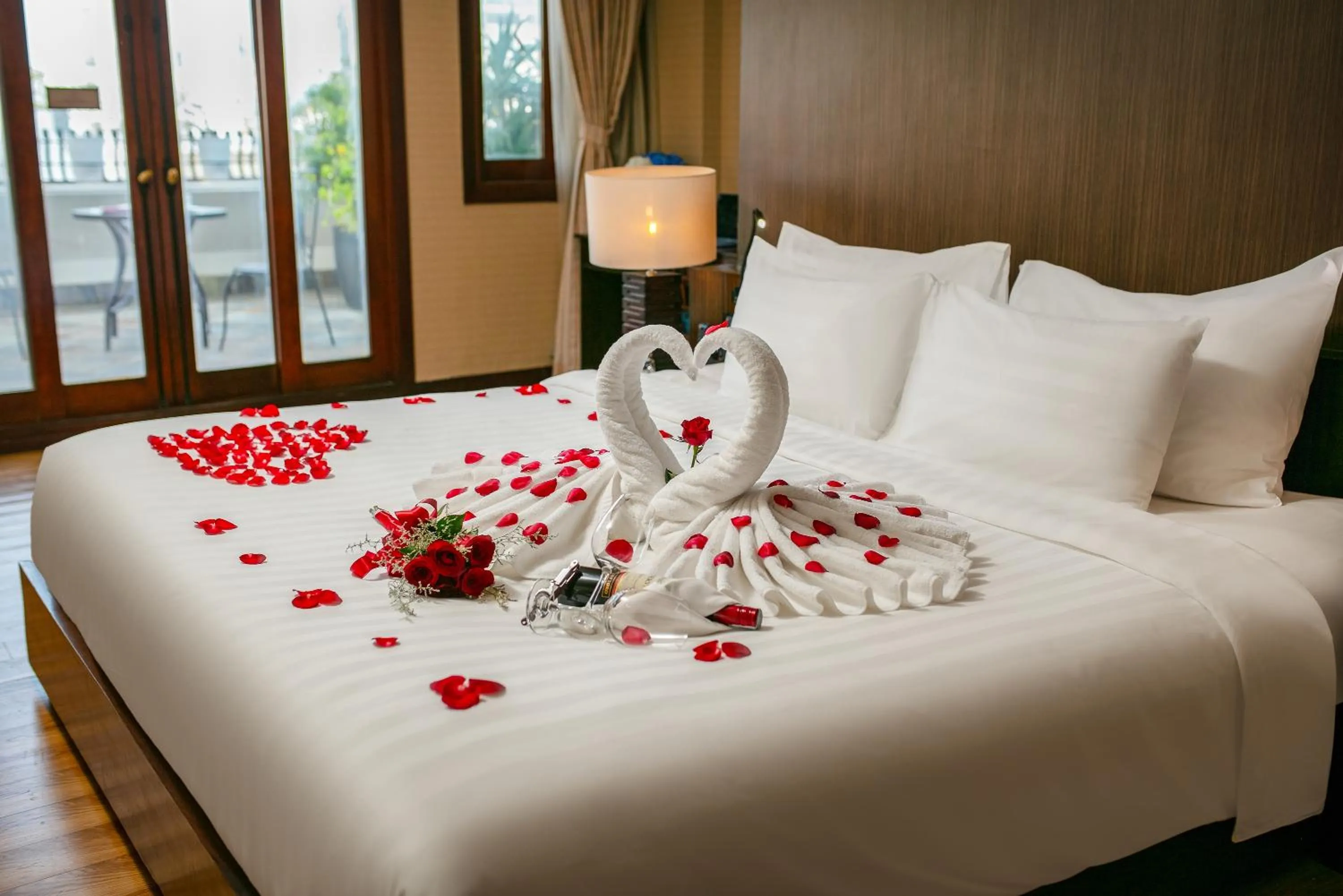 Bed in Oriental Suites Hotel & Spa