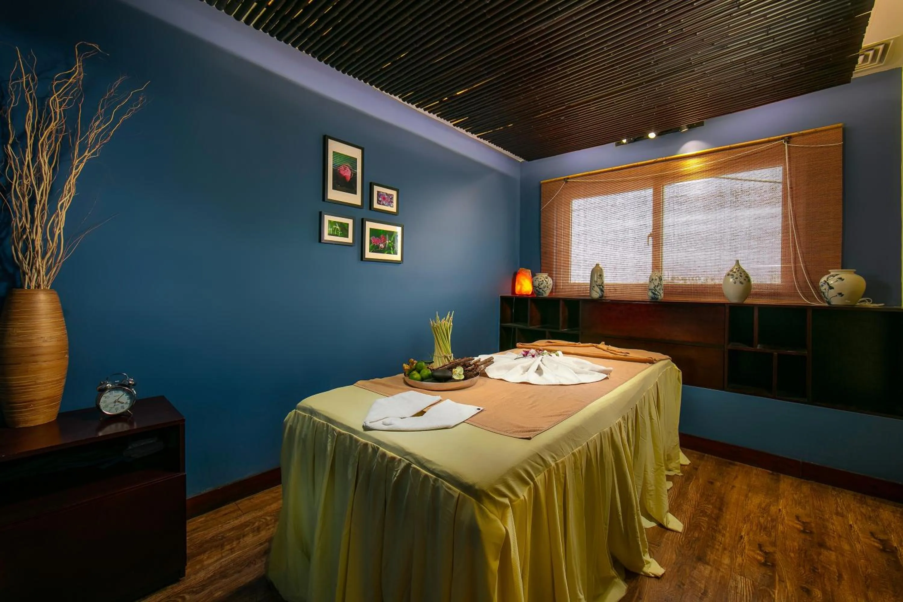 Massage in Oriental Suites Hotel & Spa