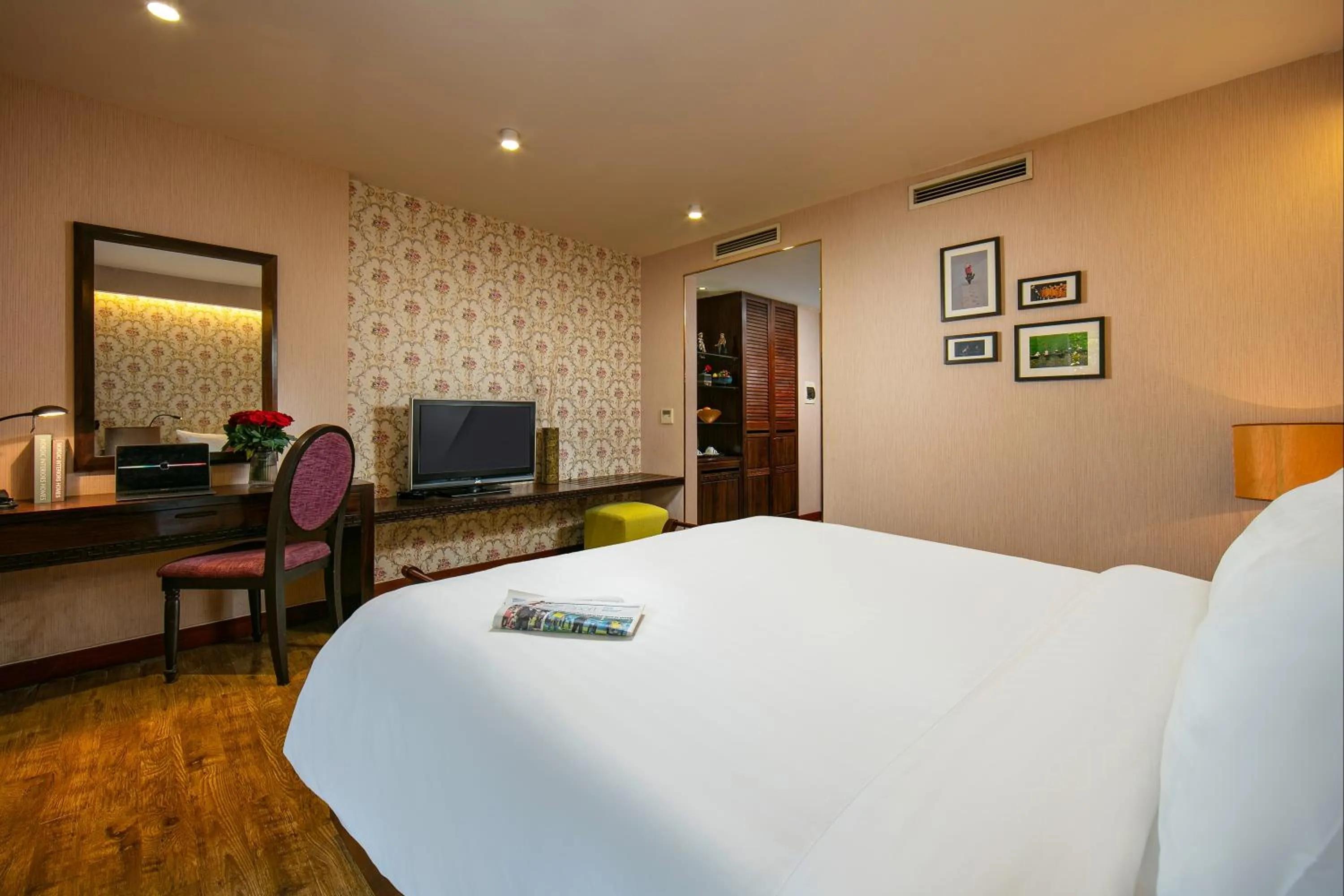 Bed in Oriental Suites Hotel & Spa