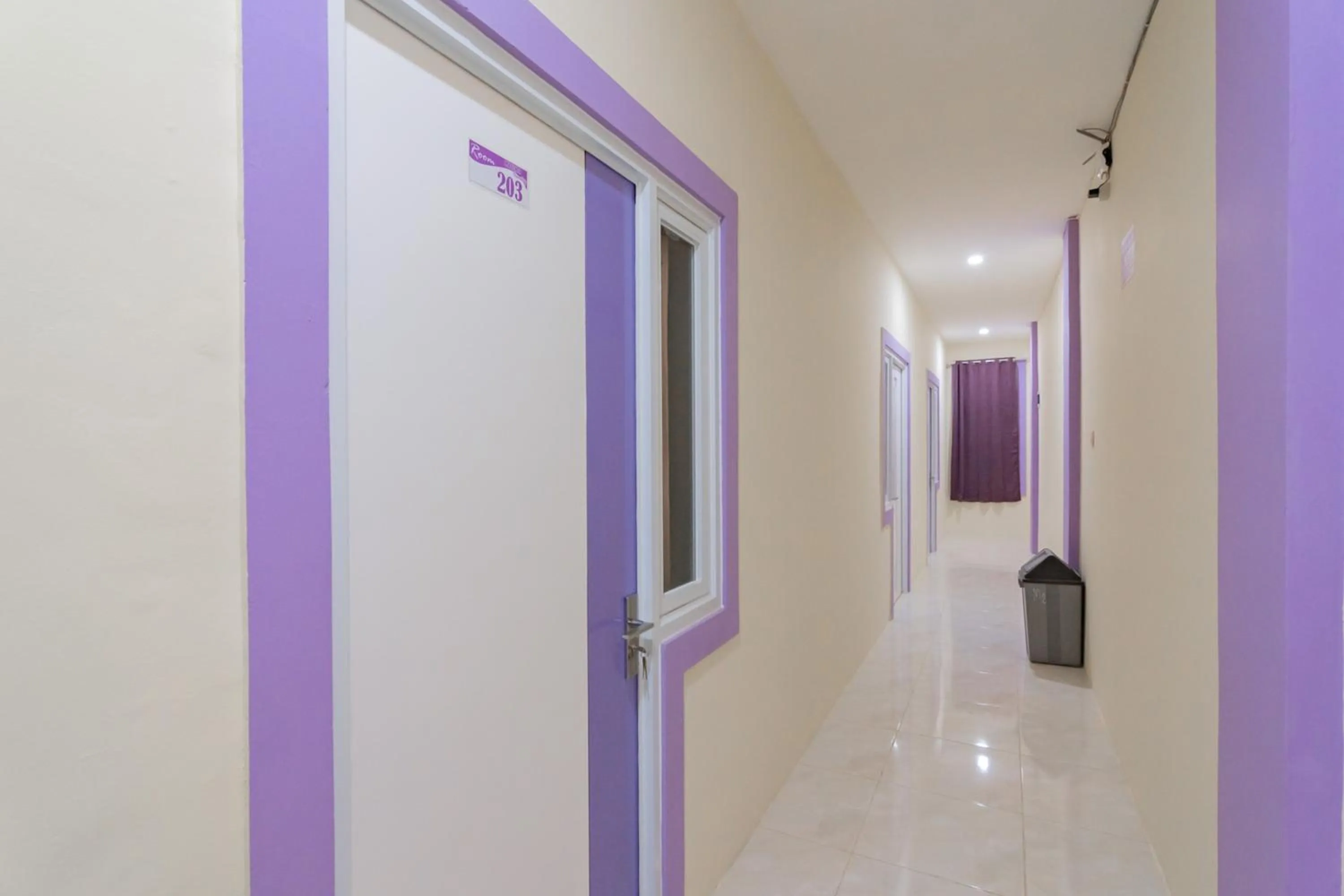 RedDoorz near Trans Studio Bandung 3