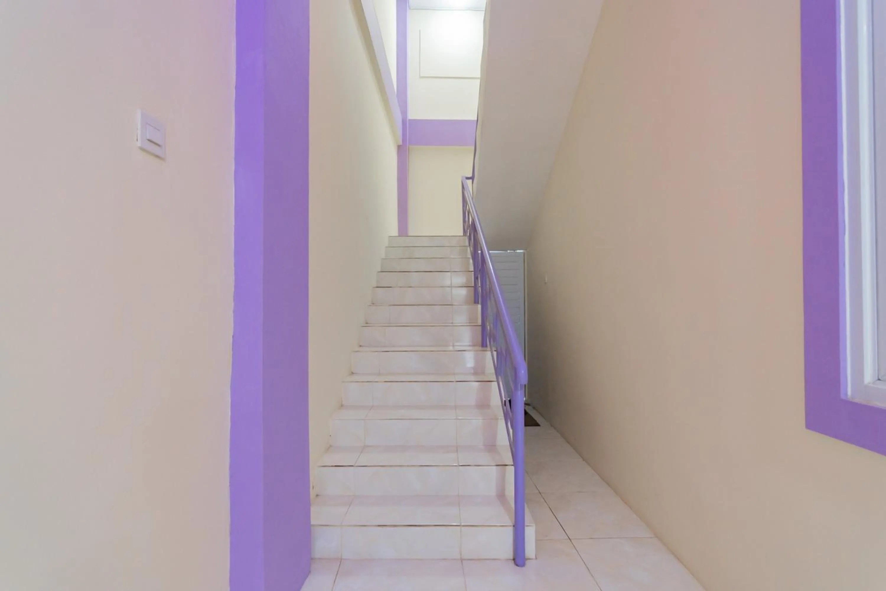 RedDoorz near Trans Studio Bandung 3