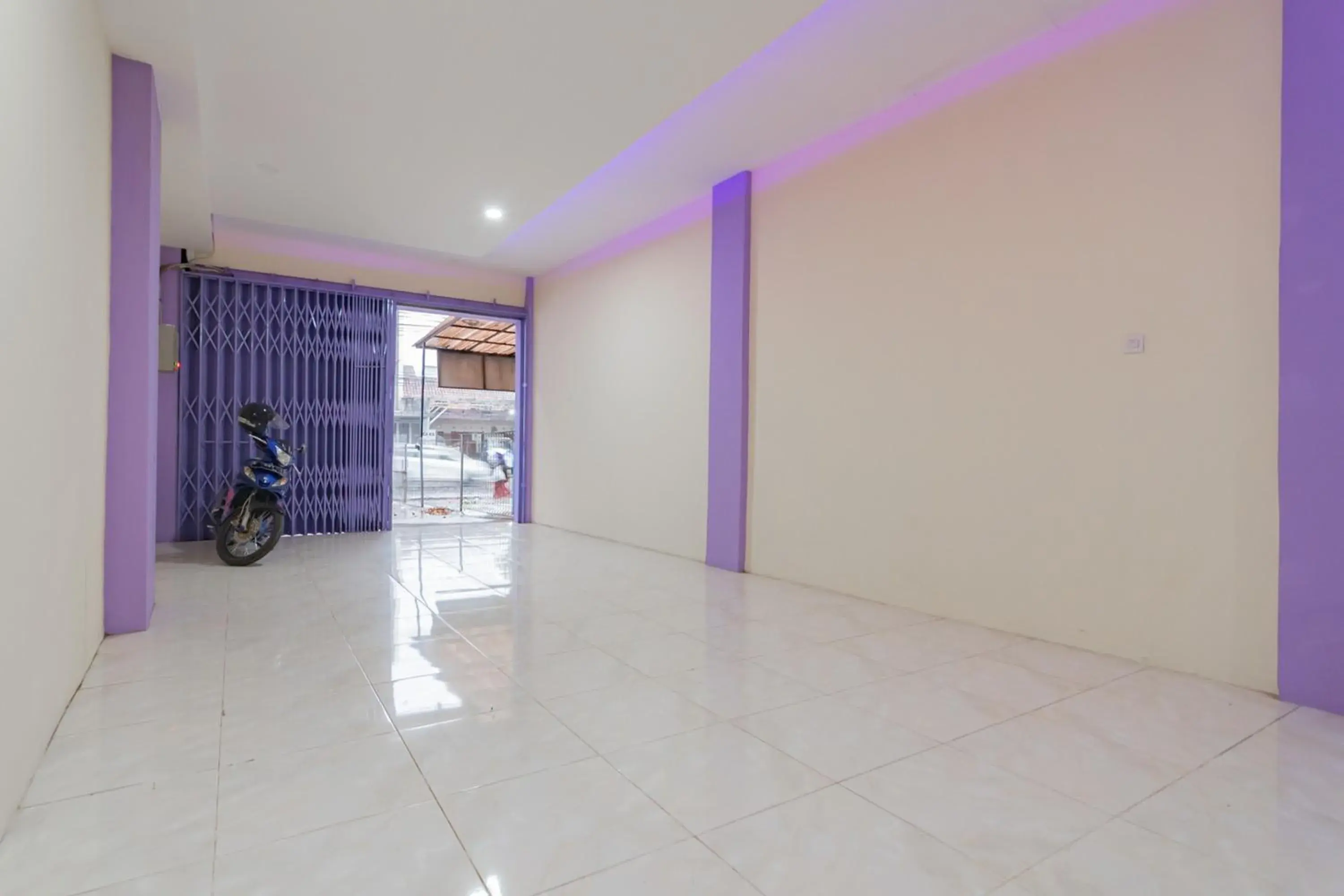 Property building in RedDoorz near Trans Studio Bandung 3 Property building in RedDoorz near Trans Studio Bandung 3