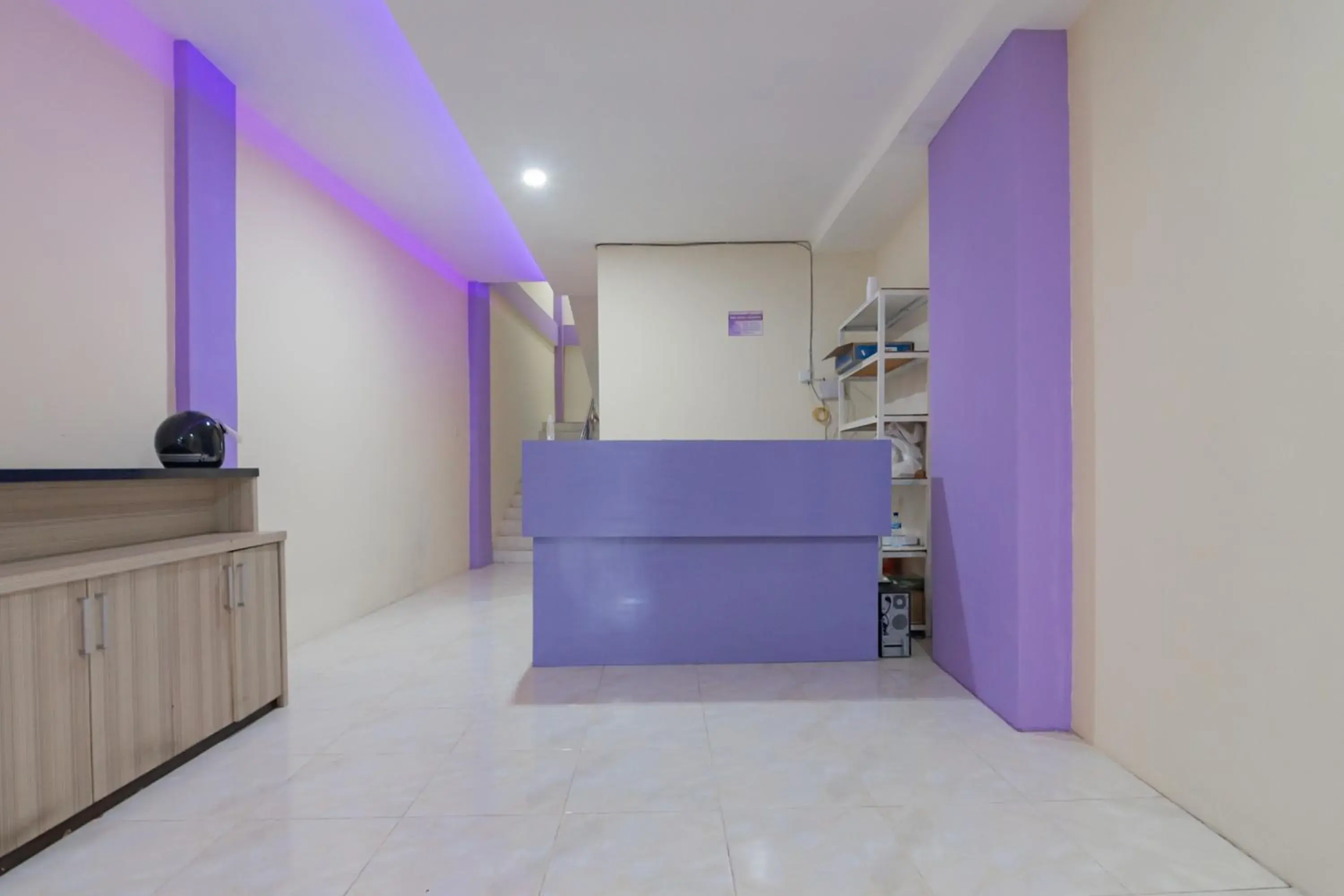 Lobby or reception in RedDoorz near Trans Studio Bandung 3 Lobby or reception in RedDoorz near Trans Studio Bandung 3