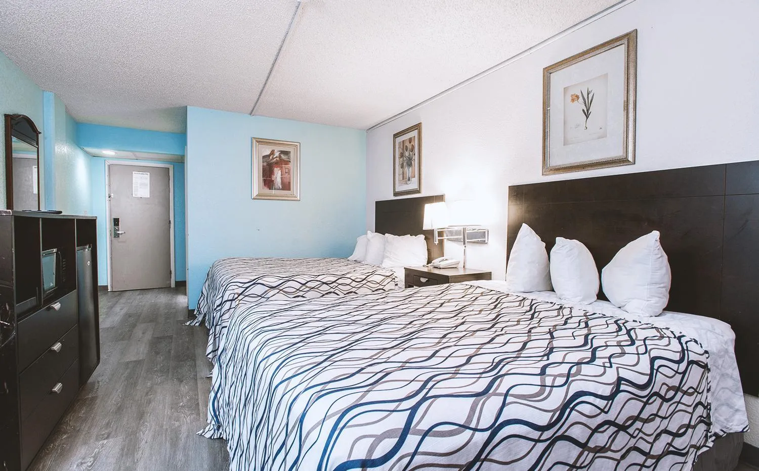 Superior Suite in Sky-Palace Inn & Suites Wichita East