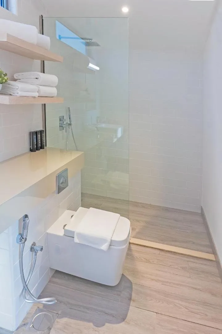 Shower in JA Hatta Fort Hotel