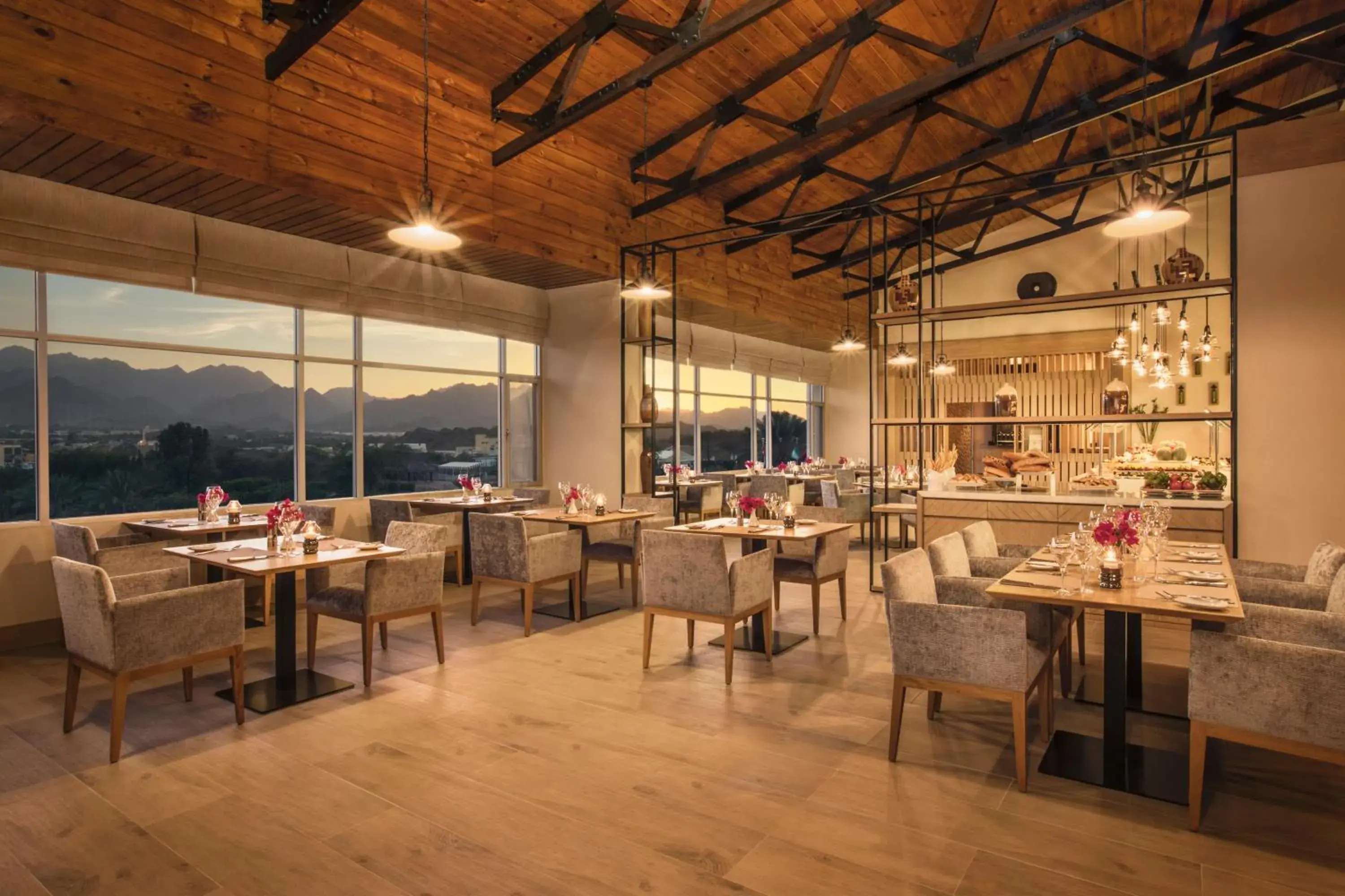 Restaurant/places to eat in JA Hatta Fort Hotel Restaurant/places to eat in JA Hatta Fort Hotel