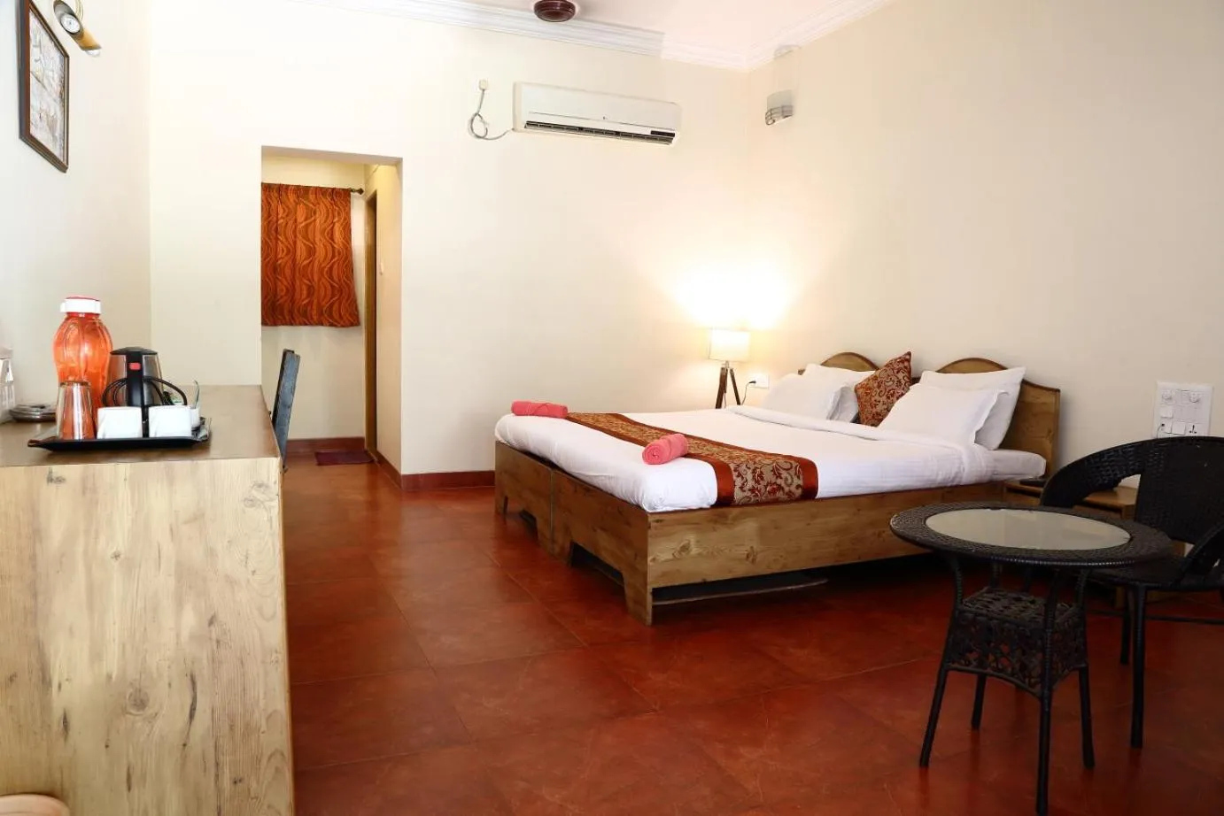 View (from property/room), Bed in Pinewood Resort