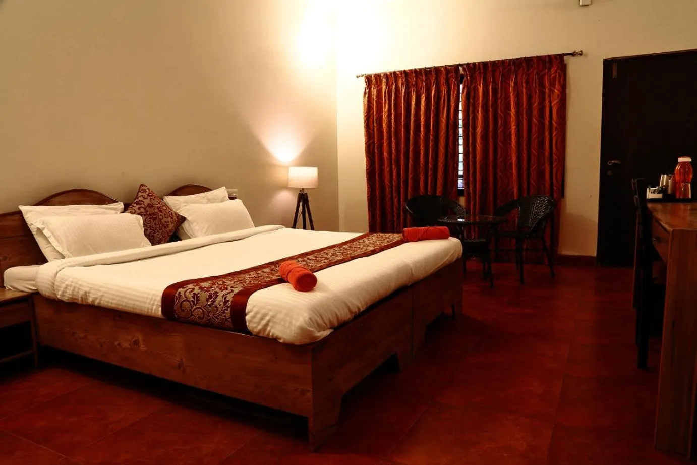 BBQ facilities, Bed in Pinewood Resort