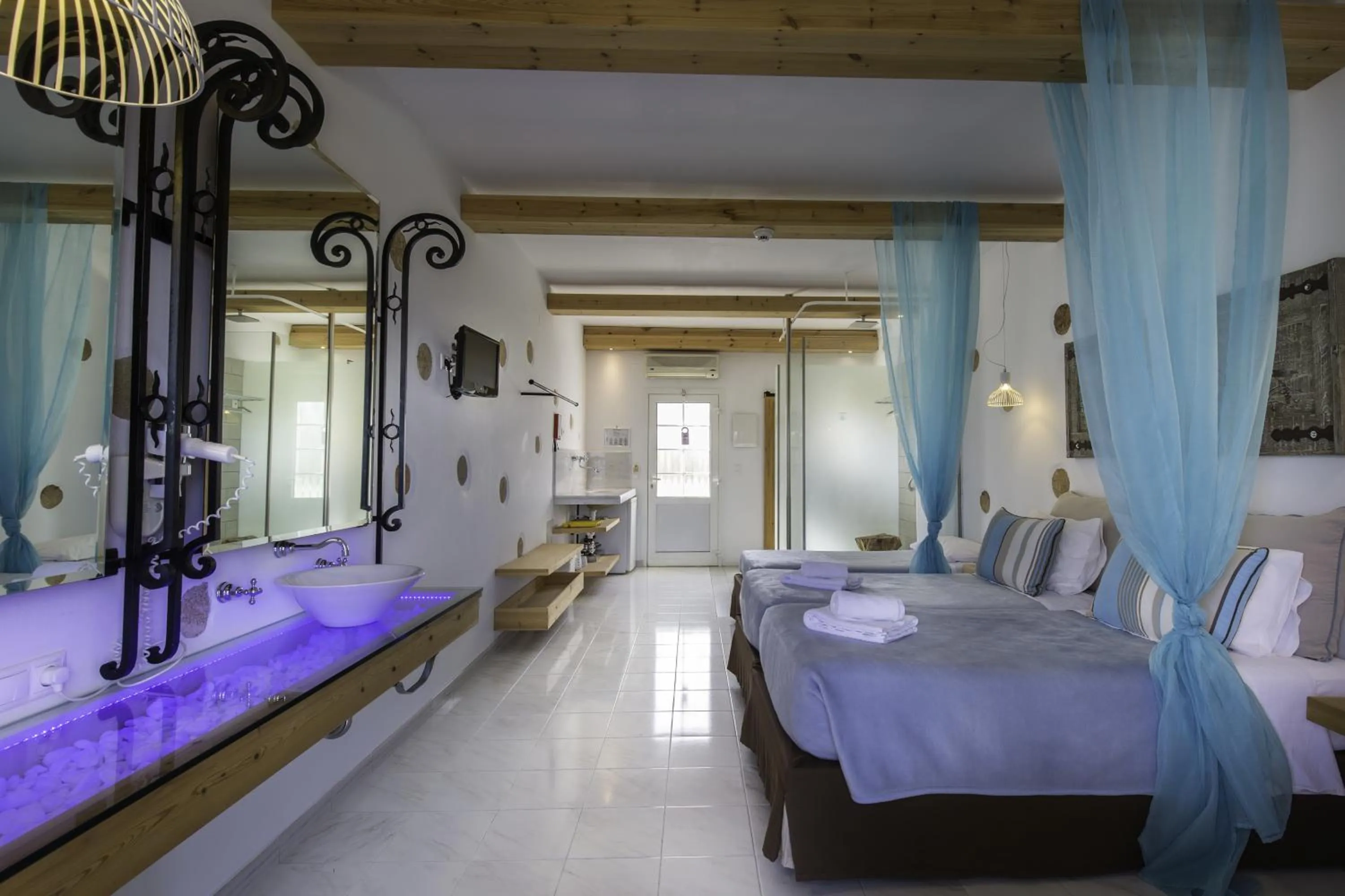 Bed in Lindos View Hotel