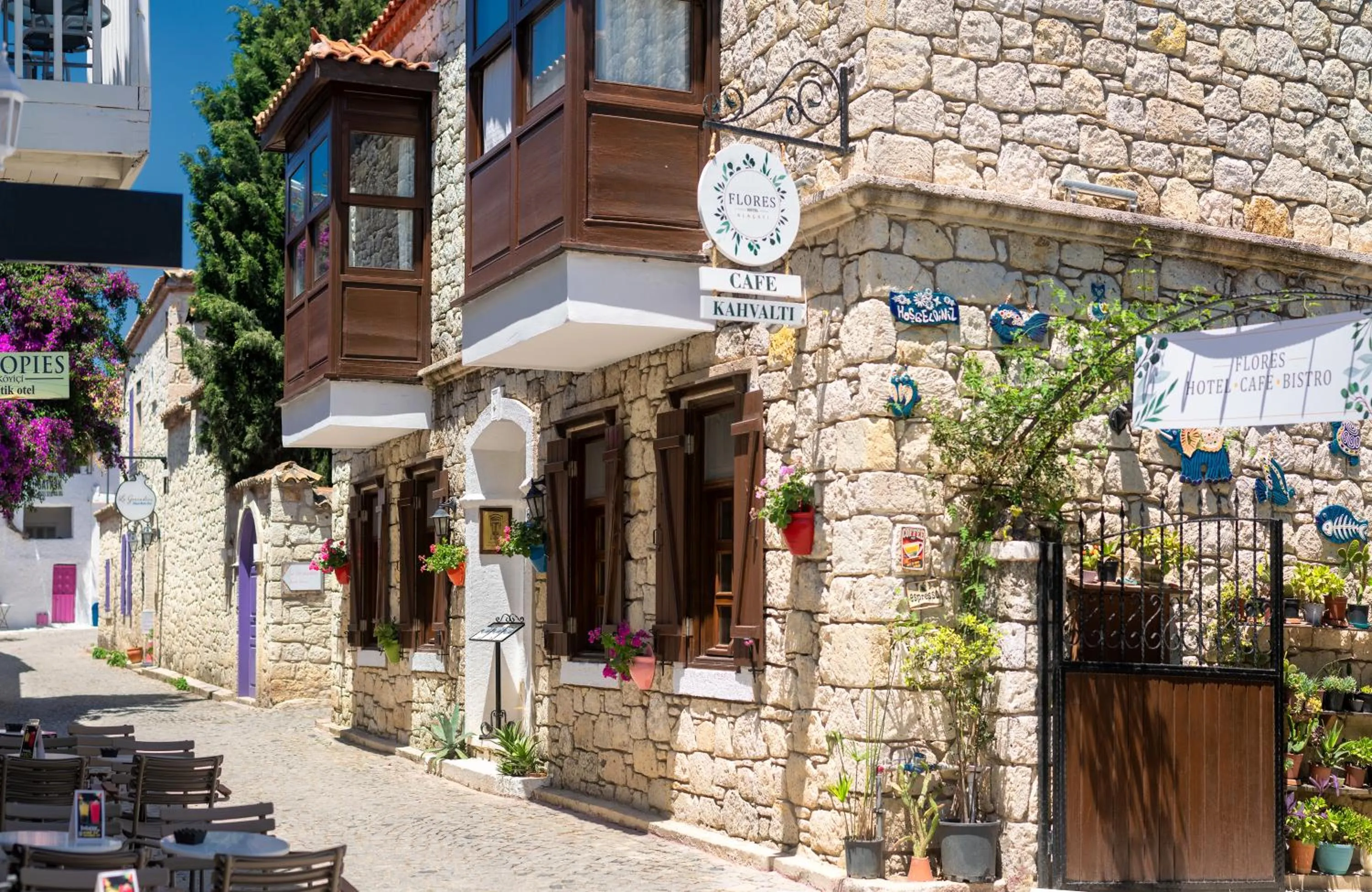 Facade/entrance in Flores Hotel Alaçatı