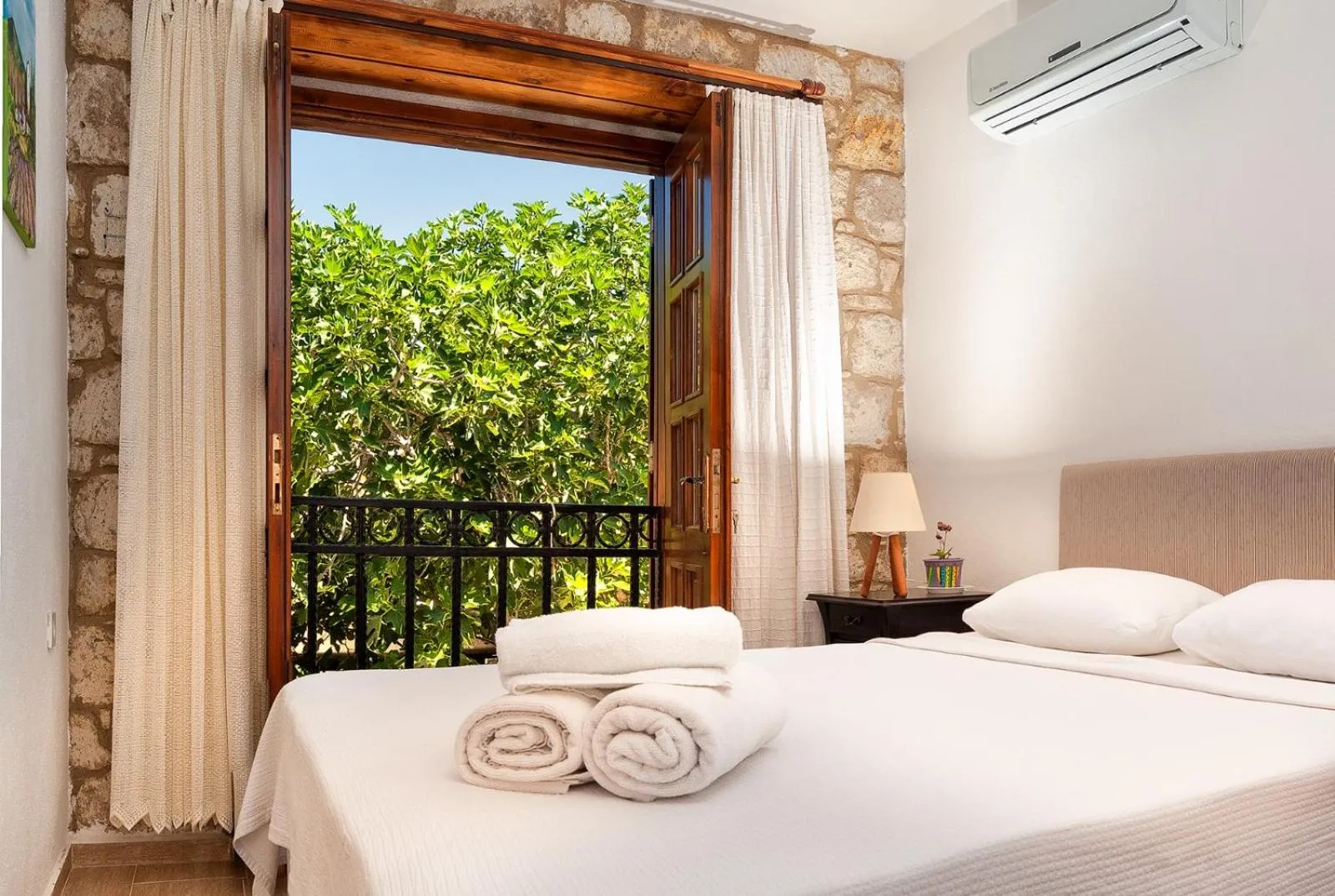 Bed in Flores Hotel Alaçatı