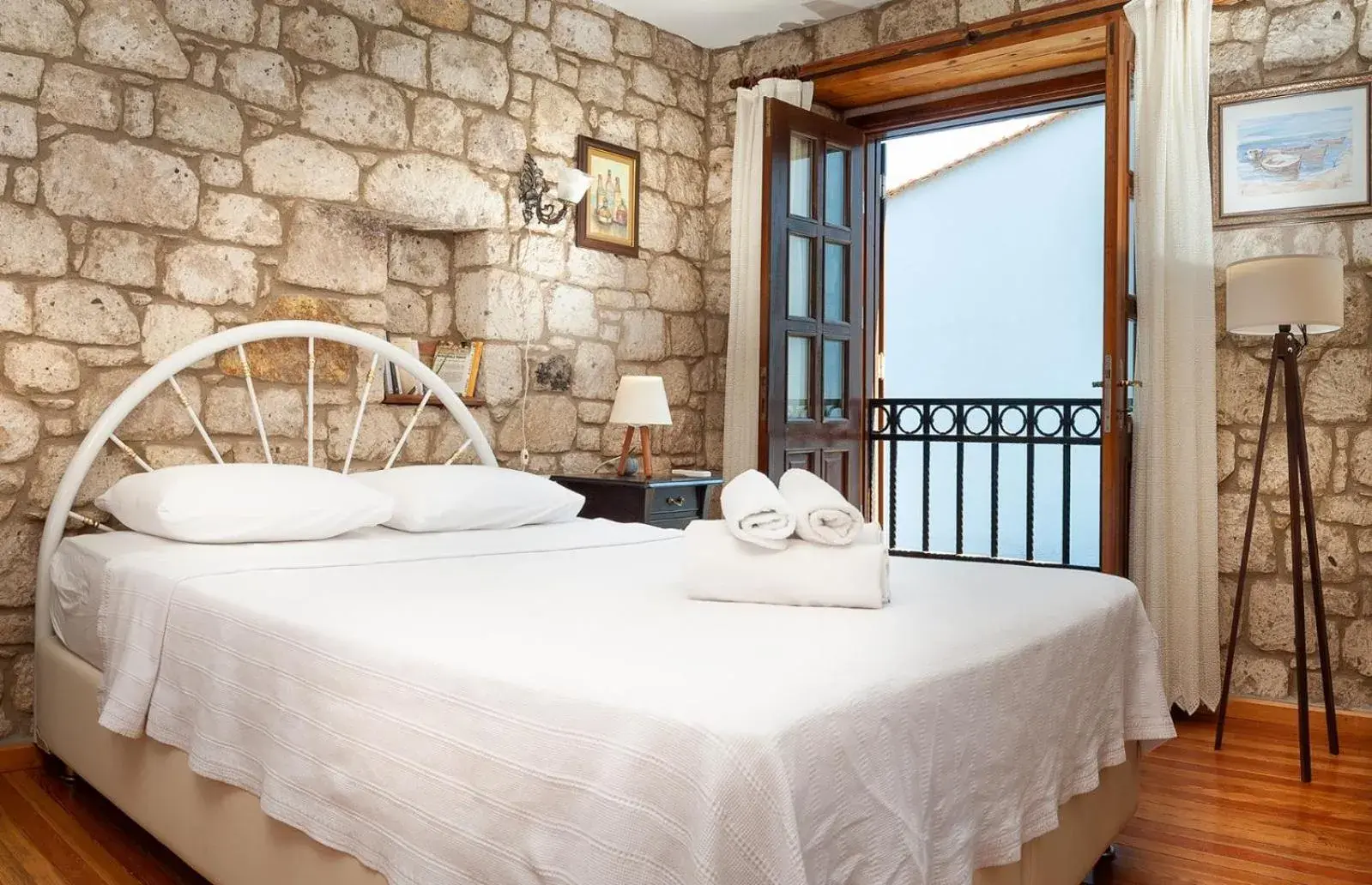 Bed in Flores Hotel Alaçatı Bed in Flores Hotel Alaçatı