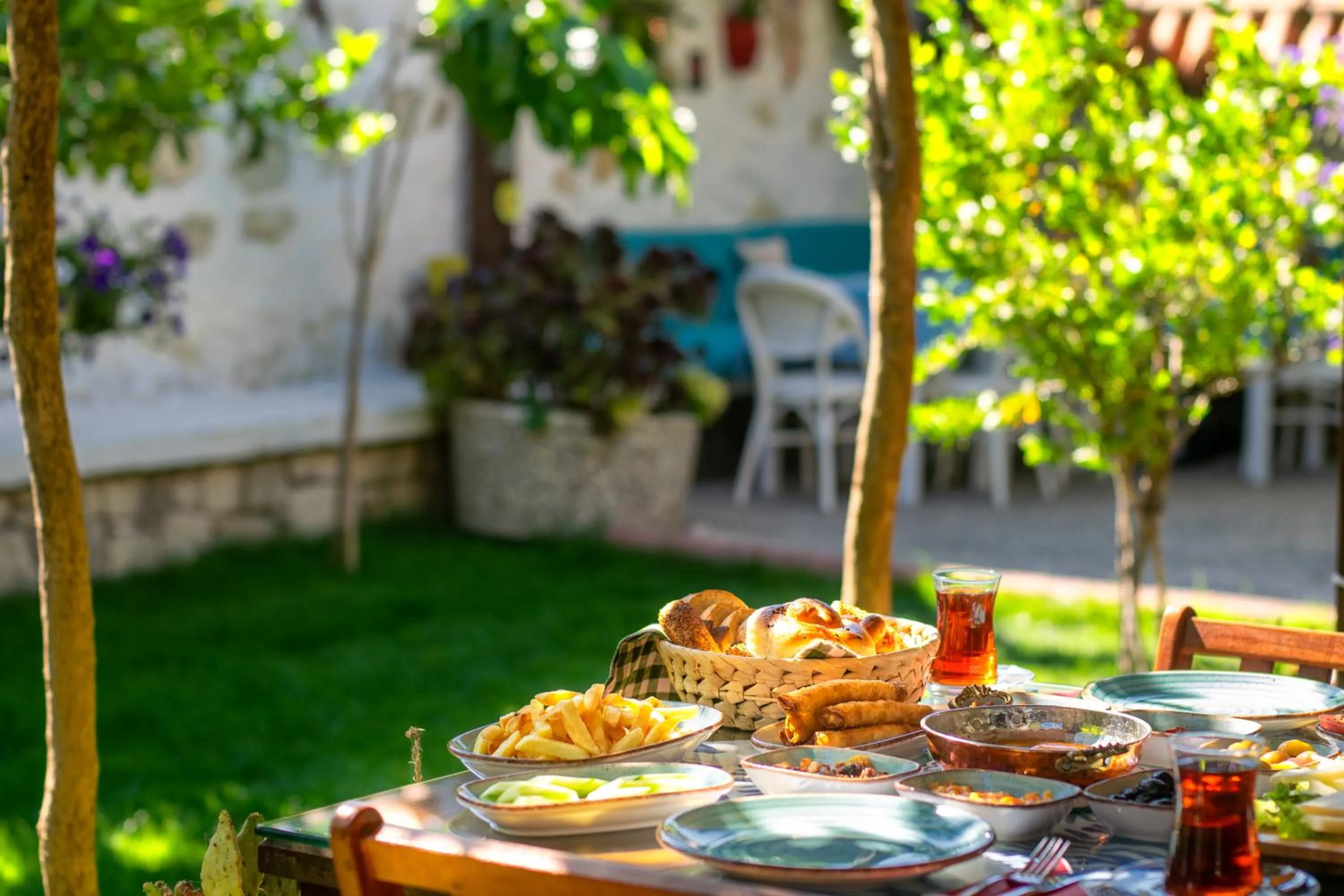 Restaurant/places to eat in Flores Hotel Alaçatı